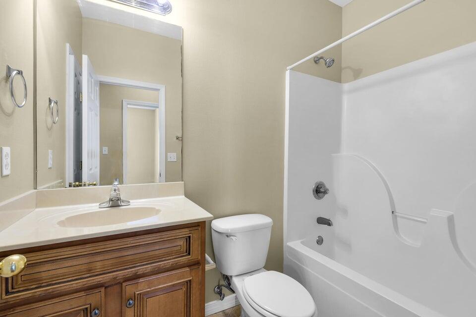 EAGLES NEST - Residential Lease