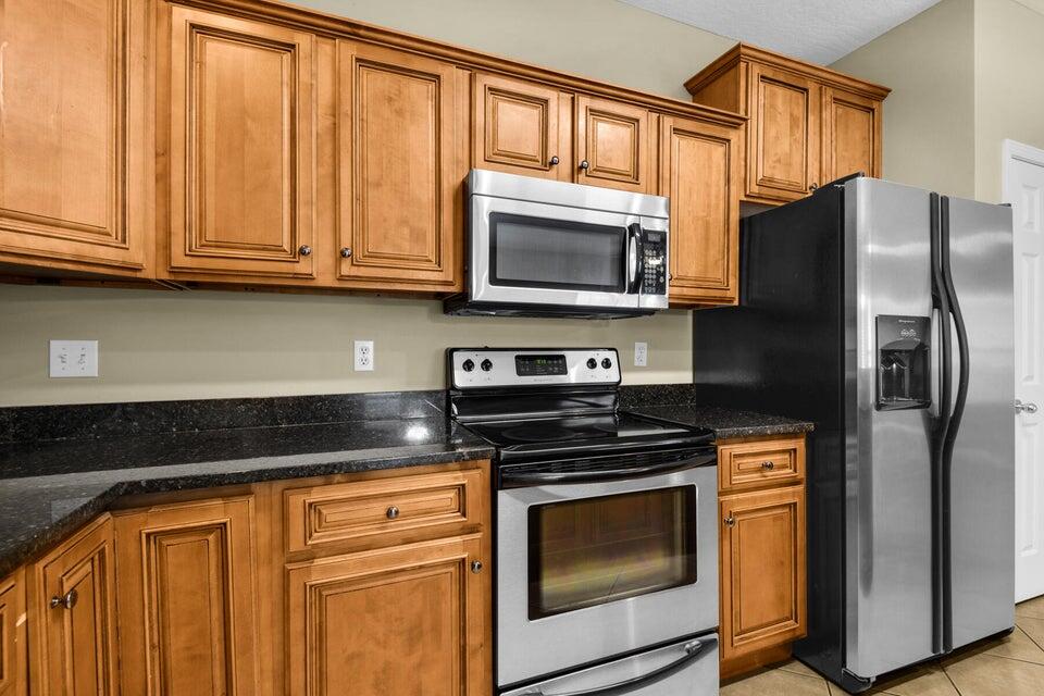 EAGLES NEST - Residential Lease