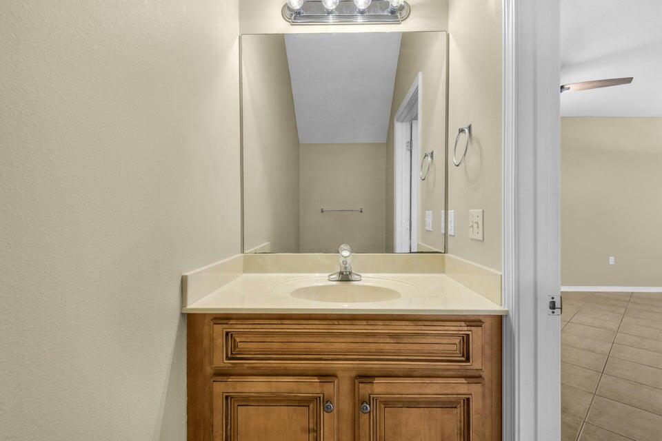 EAGLES NEST - Residential Lease