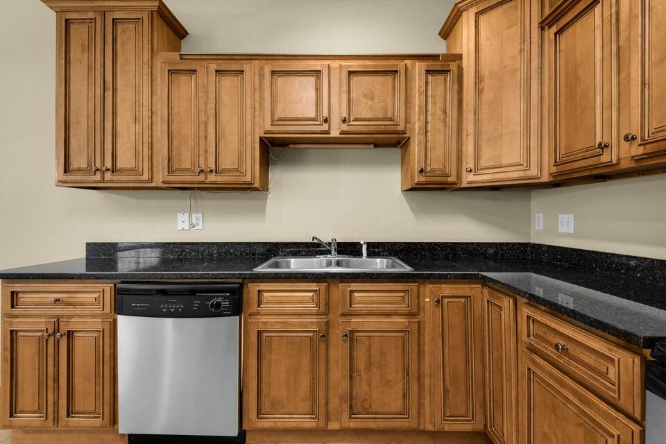 EAGLES NEST - Residential Lease