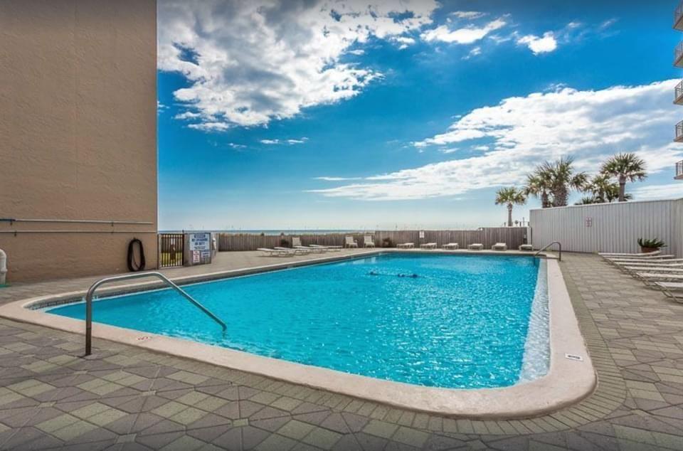 NAVARRE TOWERS CONDO - Residential