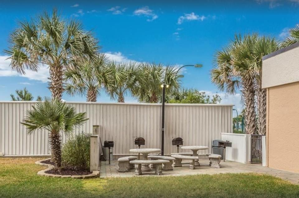 NAVARRE TOWERS CONDO - Residential