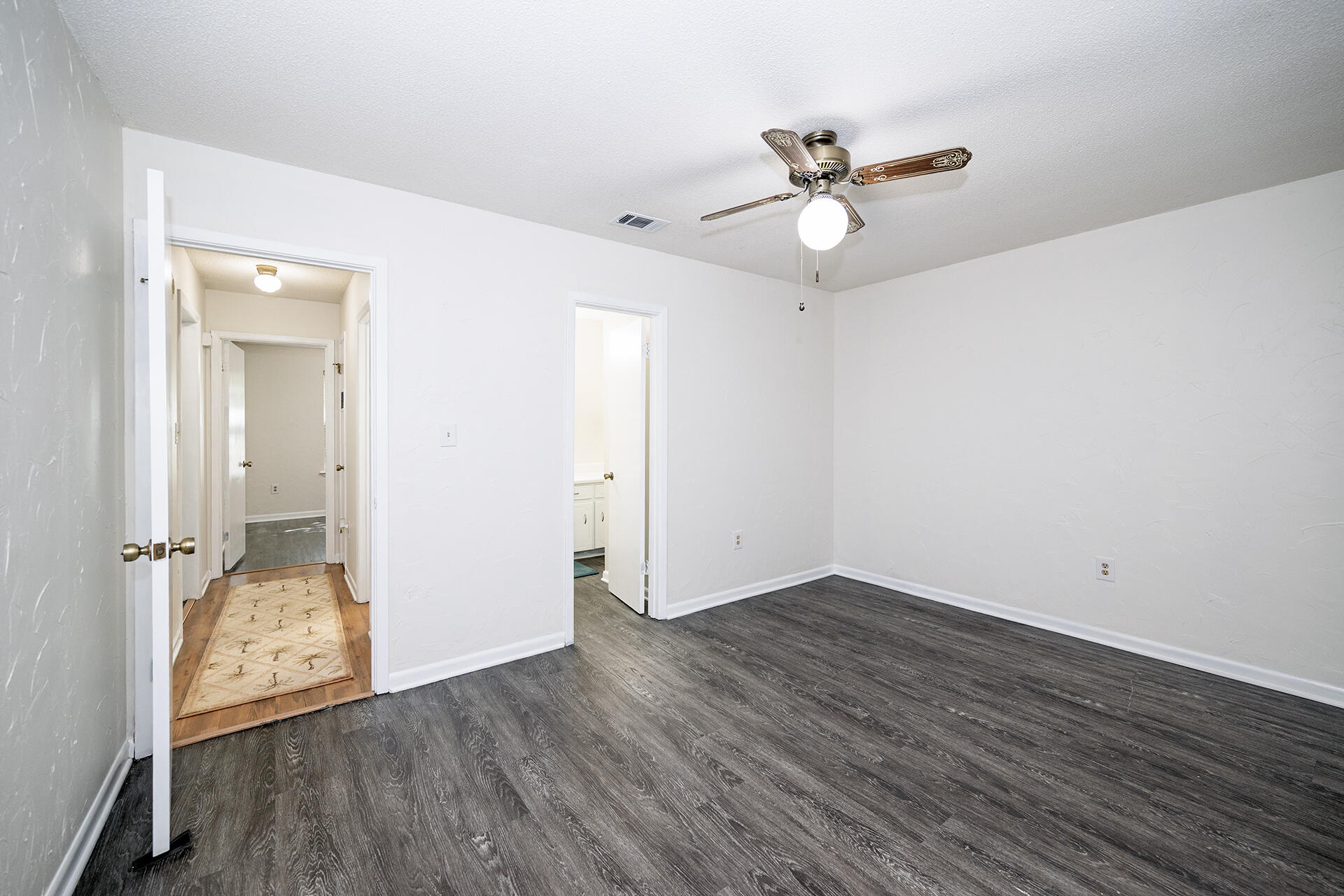 LAURELWOOD ESTATES - Residential