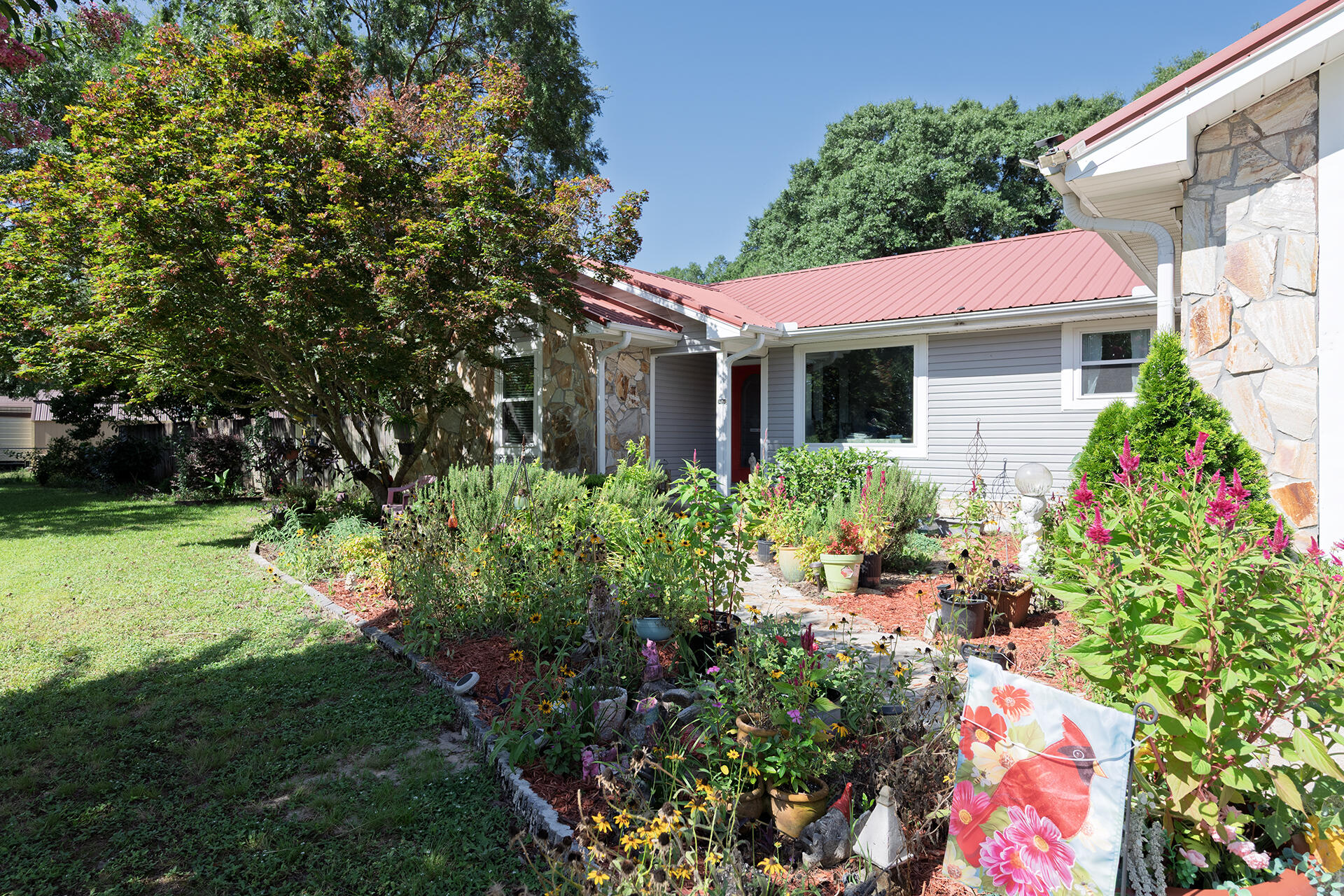 LAURELWOOD ESTATES - Residential