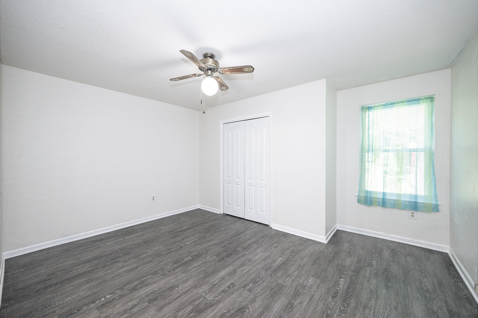 LAURELWOOD ESTATES - Residential