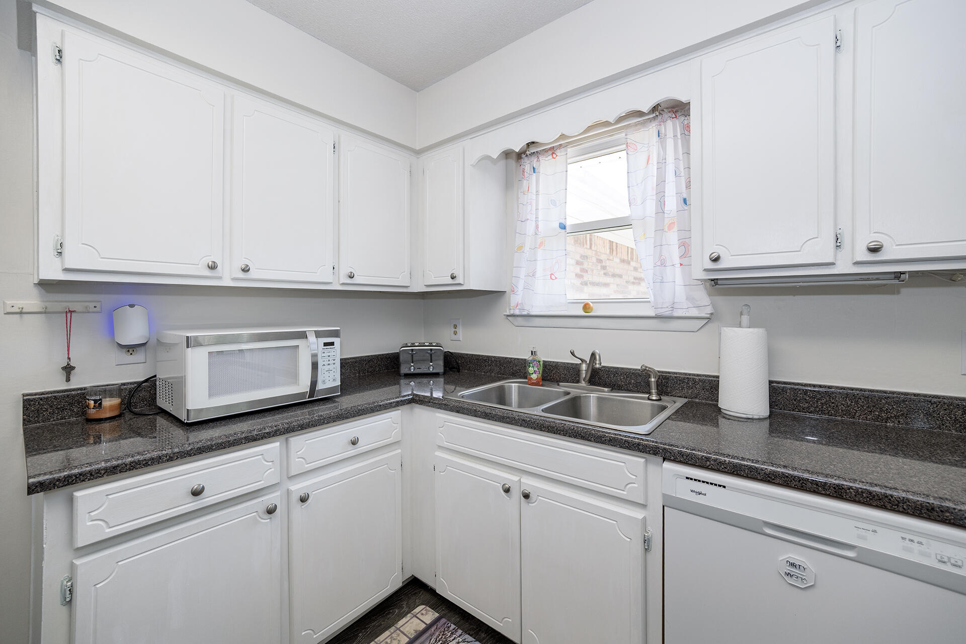 LAURELWOOD ESTATES - Residential