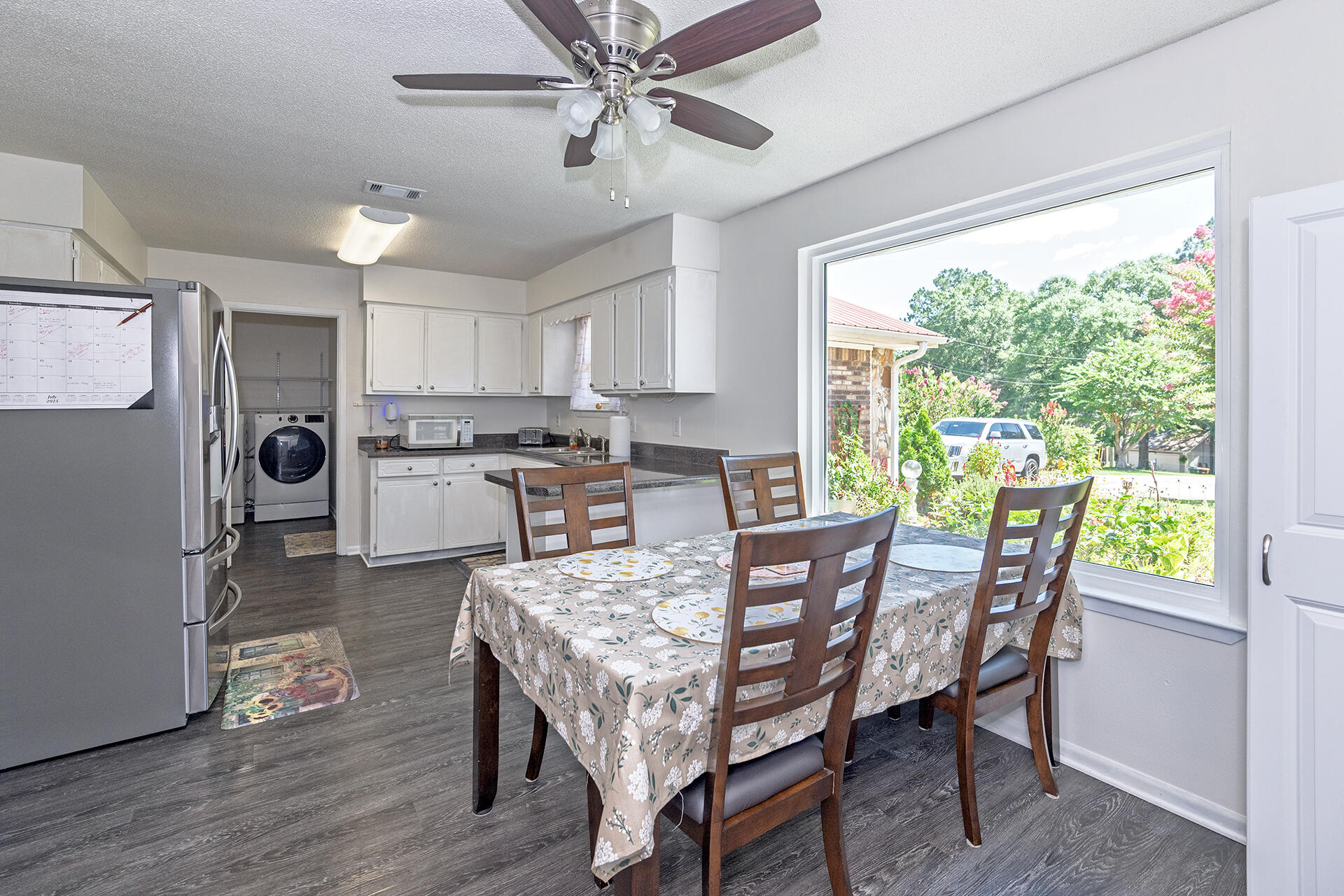 LAURELWOOD ESTATES - Residential