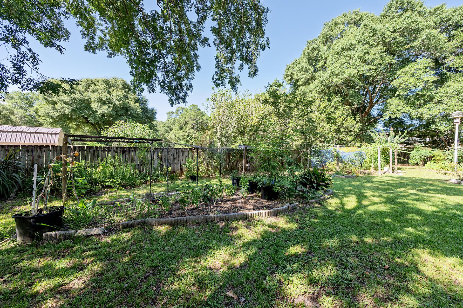 LAURELWOOD ESTATES - Residential