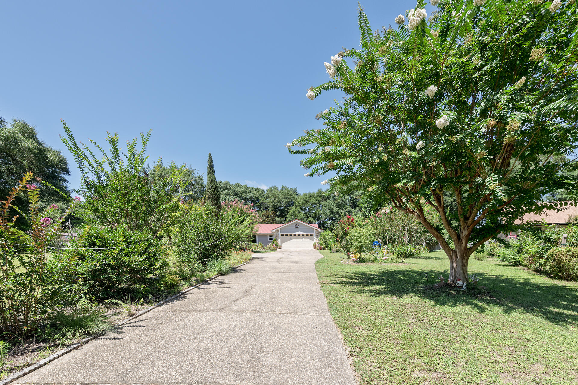 LAURELWOOD ESTATES - Residential