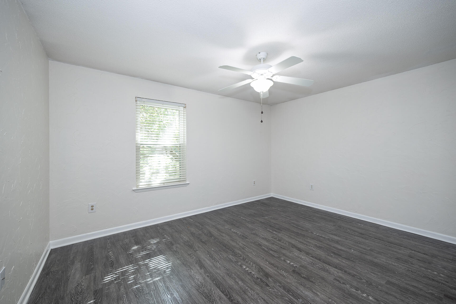 LAURELWOOD ESTATES - Residential