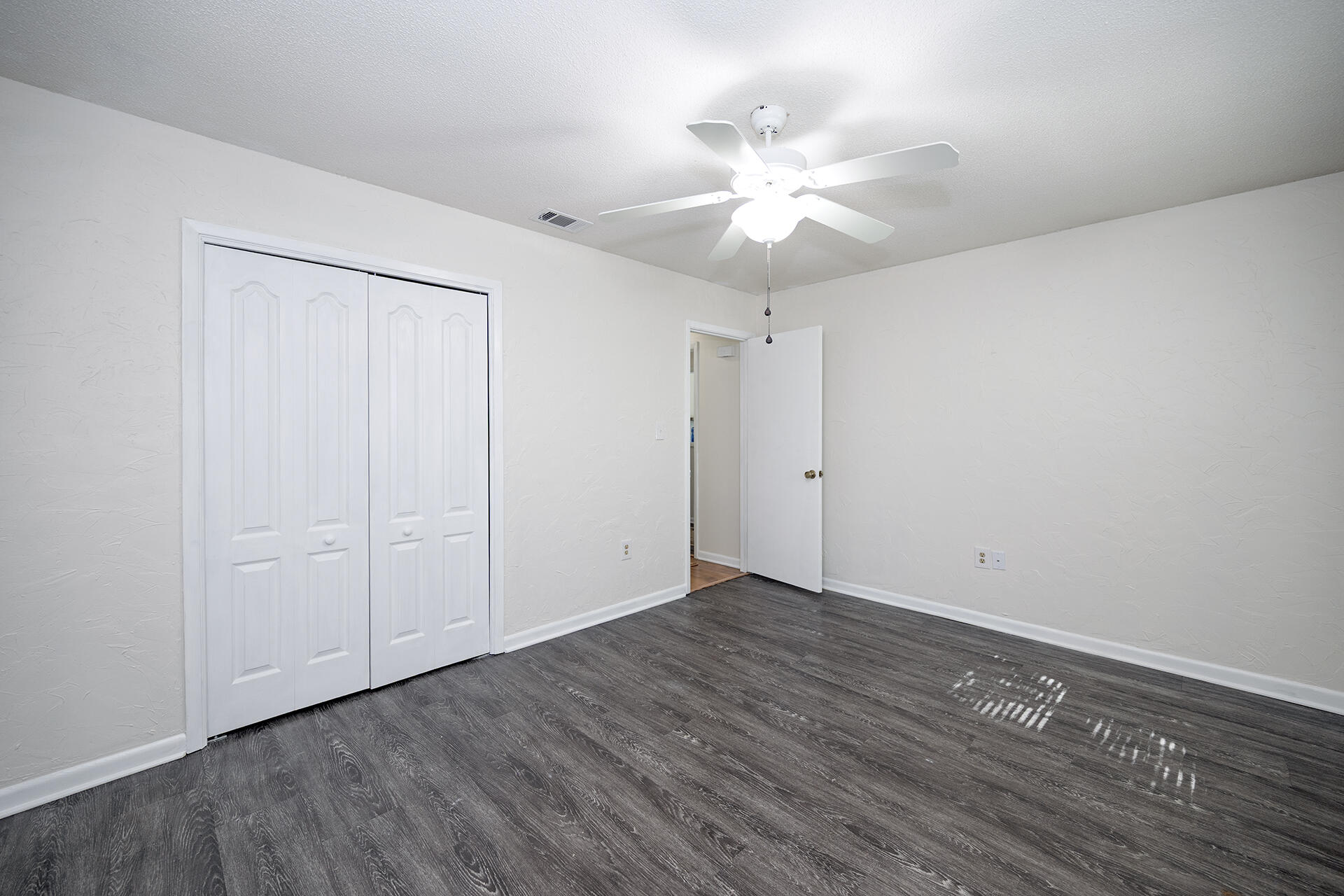 LAURELWOOD ESTATES - Residential