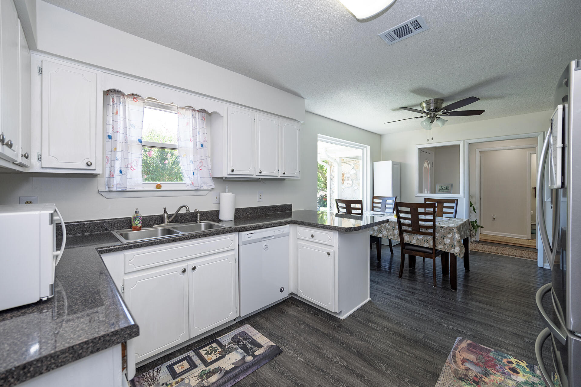 LAURELWOOD ESTATES - Residential