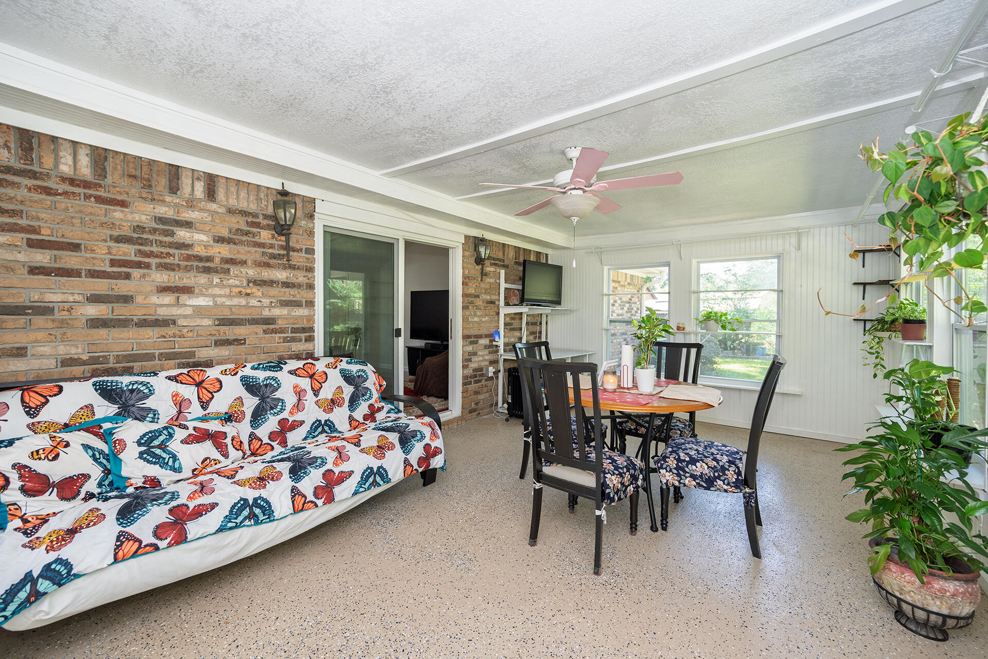 LAURELWOOD ESTATES - Residential