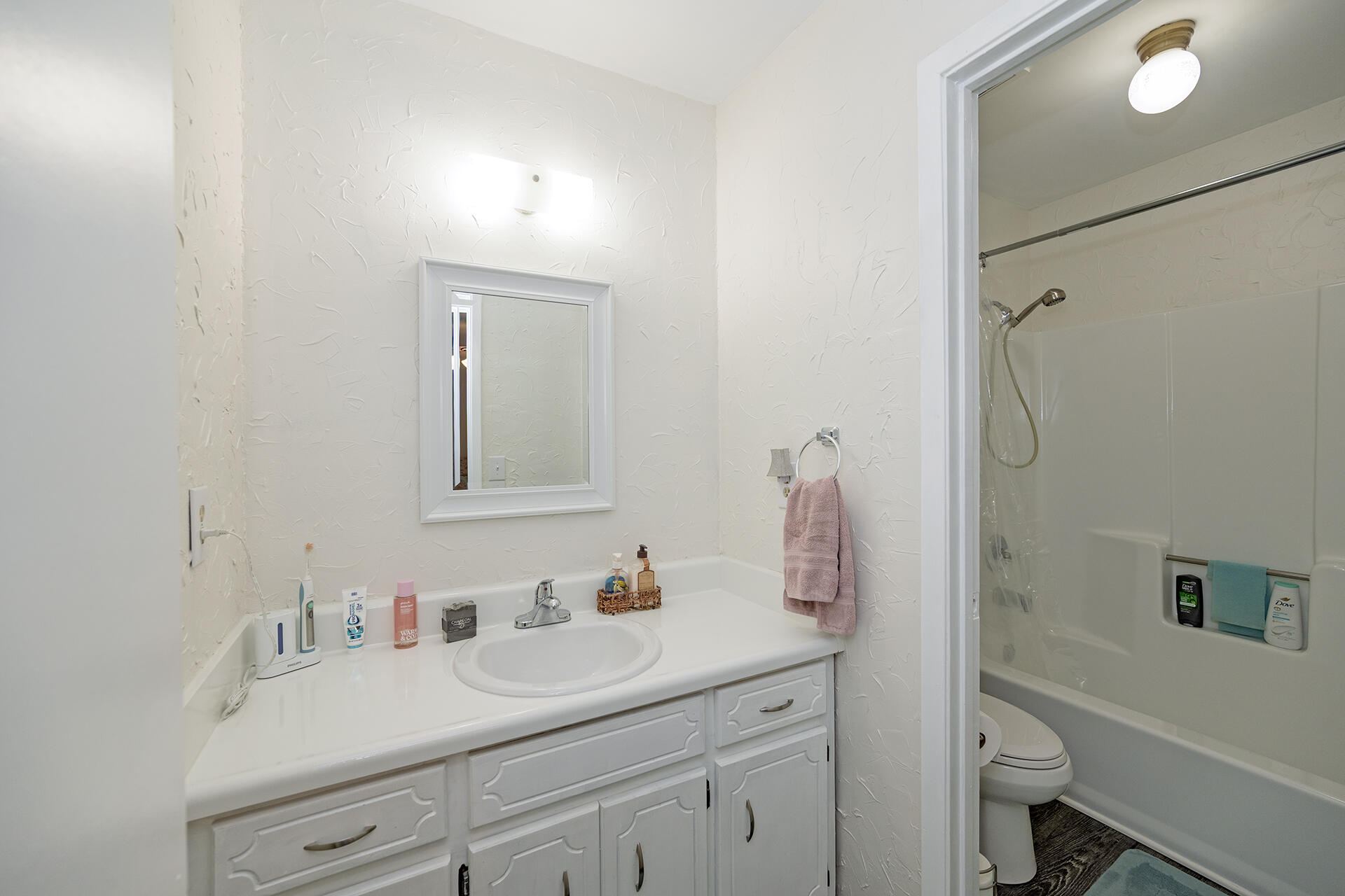 LAURELWOOD ESTATES - Residential