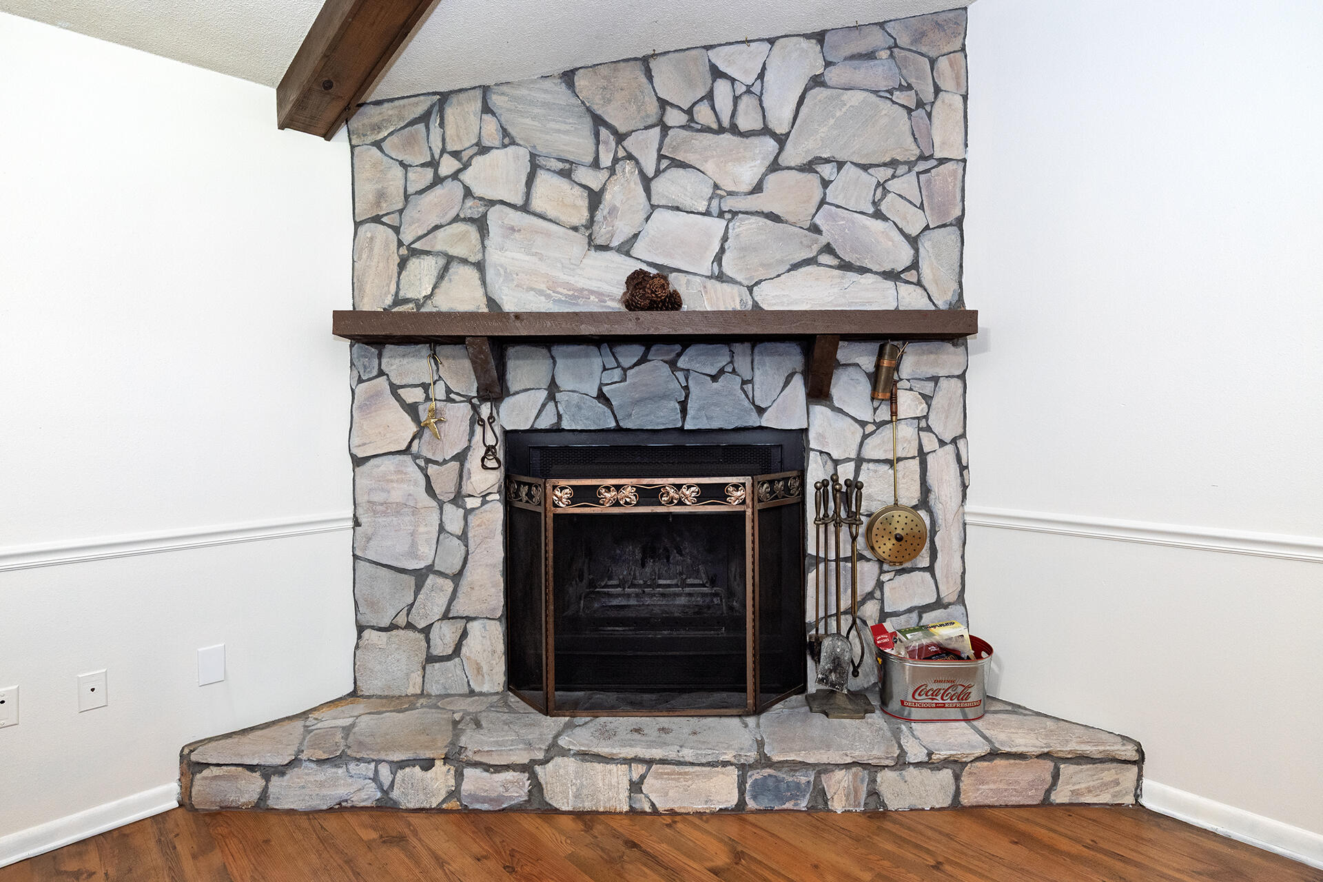 LAURELWOOD ESTATES - Residential