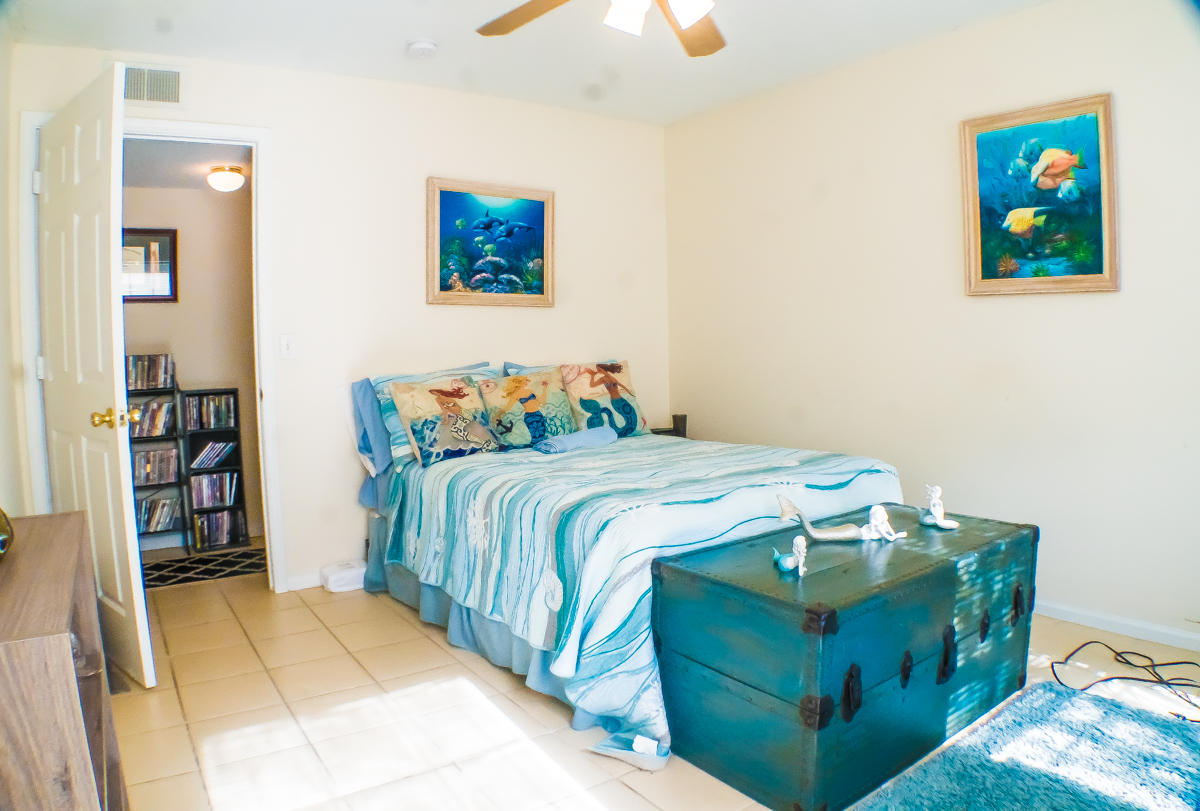 INDIAN LAKE CONDOMINIUMS - Residential