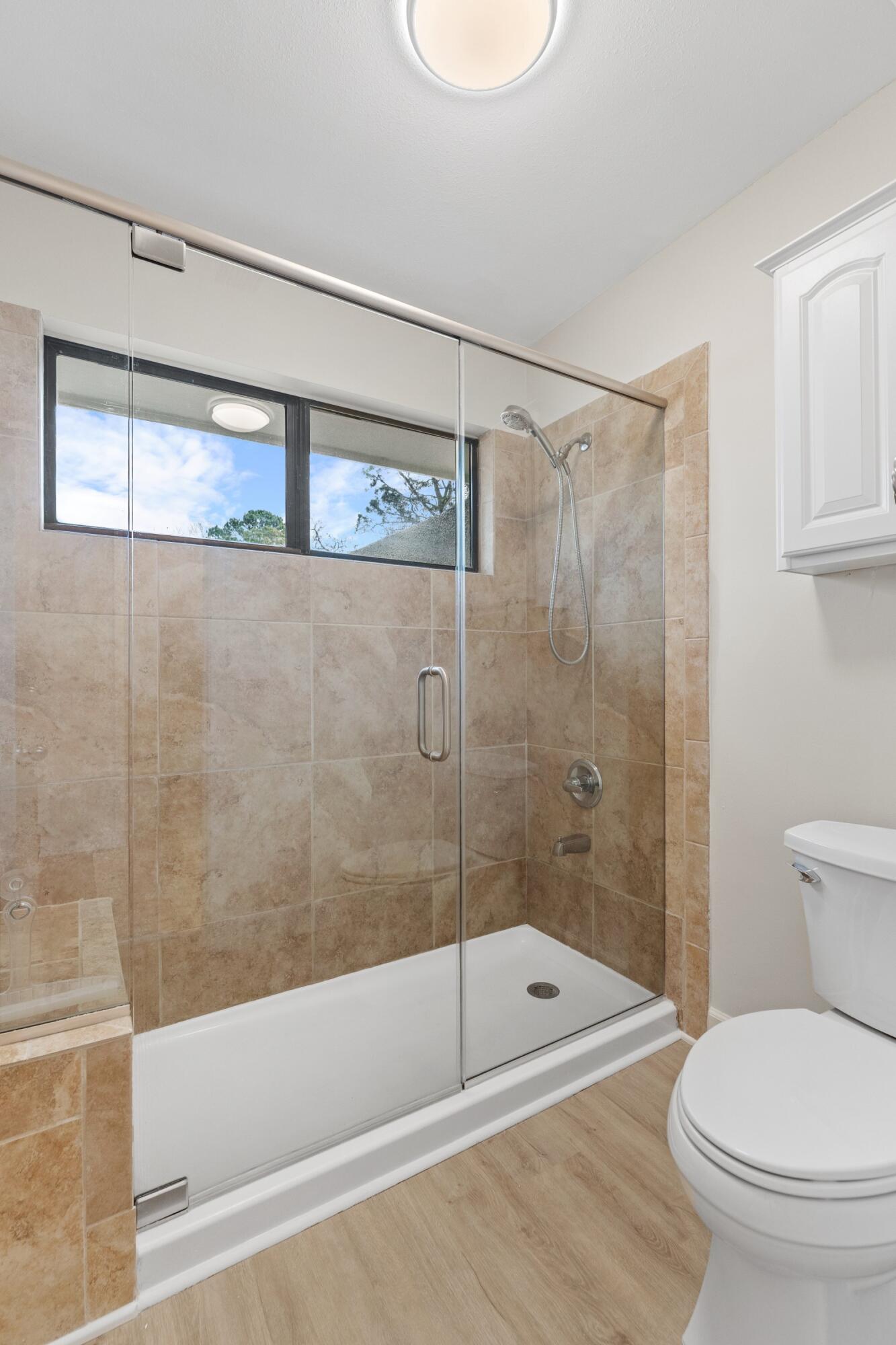 LINKSIDE VILLAGE UNIT 1 - Residential