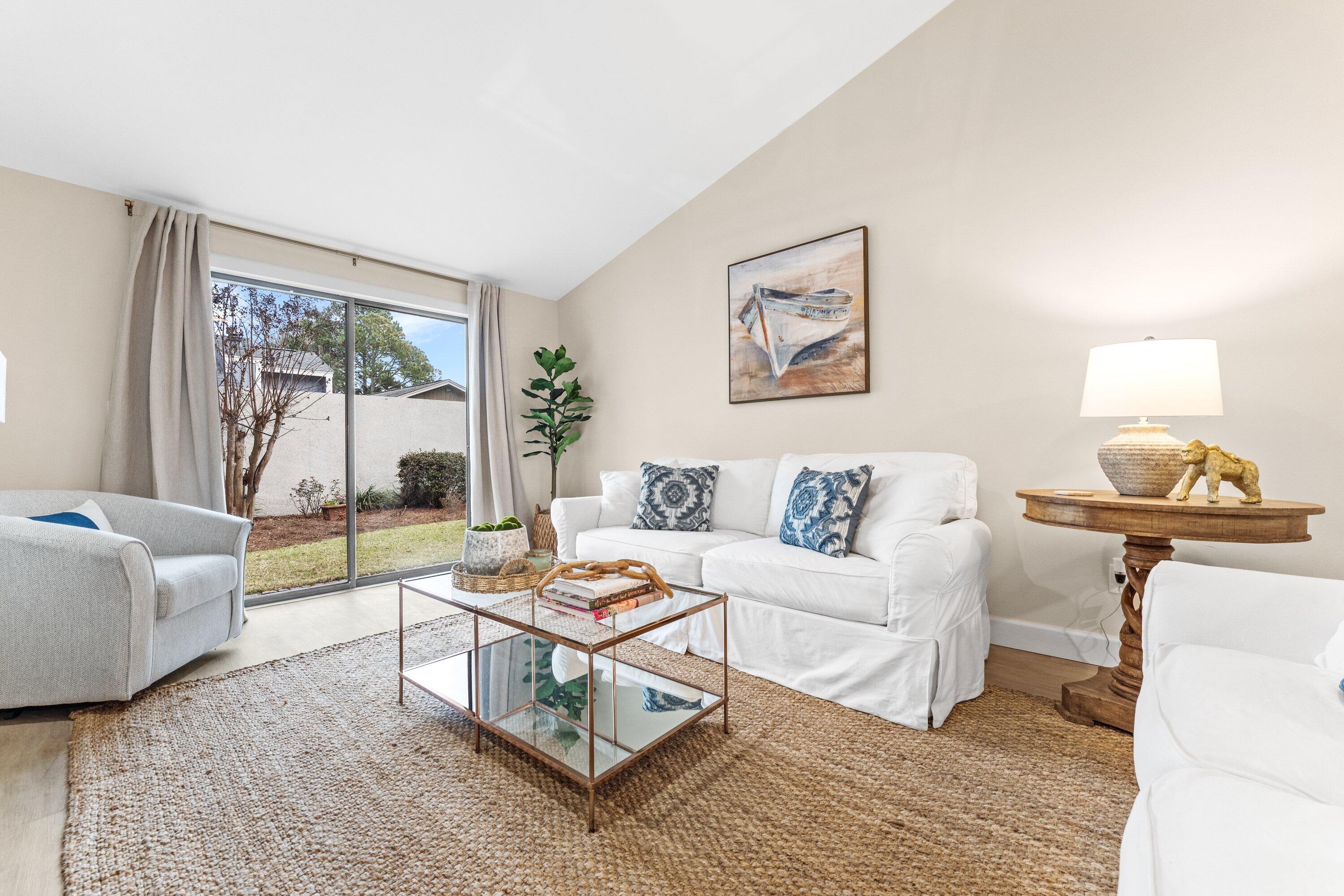 LINKSIDE VILLAGE UNIT 1 - Residential