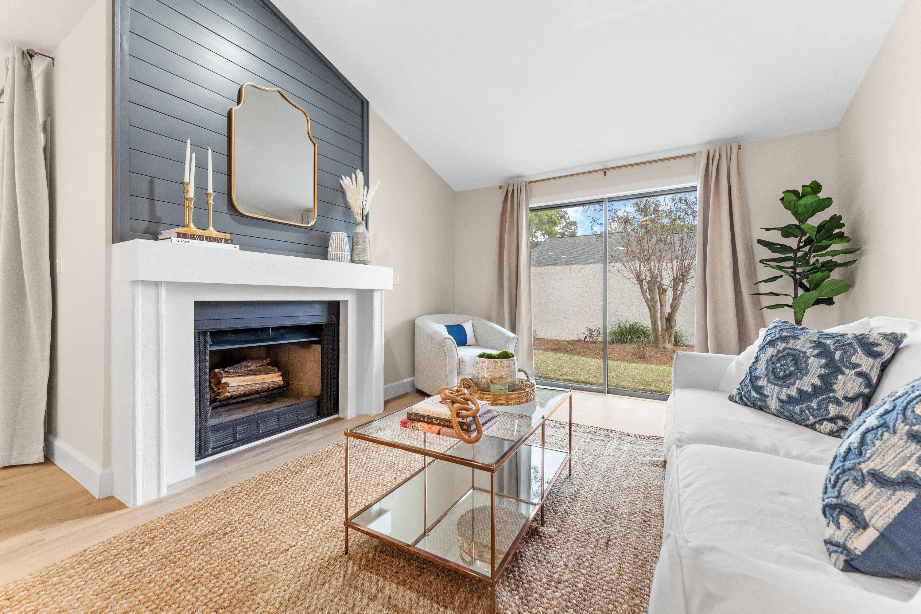 LINKSIDE VILLAGE UNIT 1 - Residential