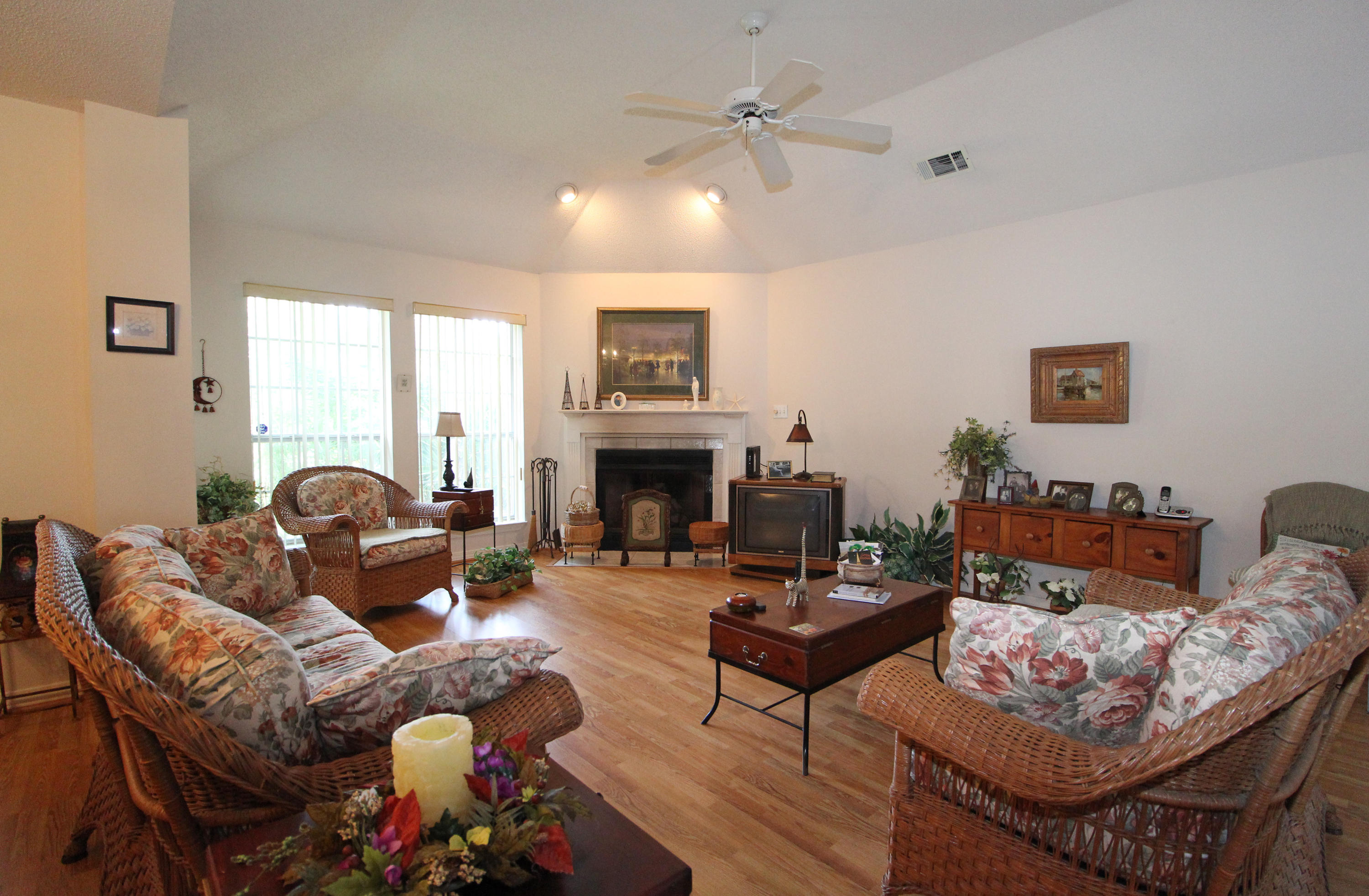 INDIAN WOODS - Residential