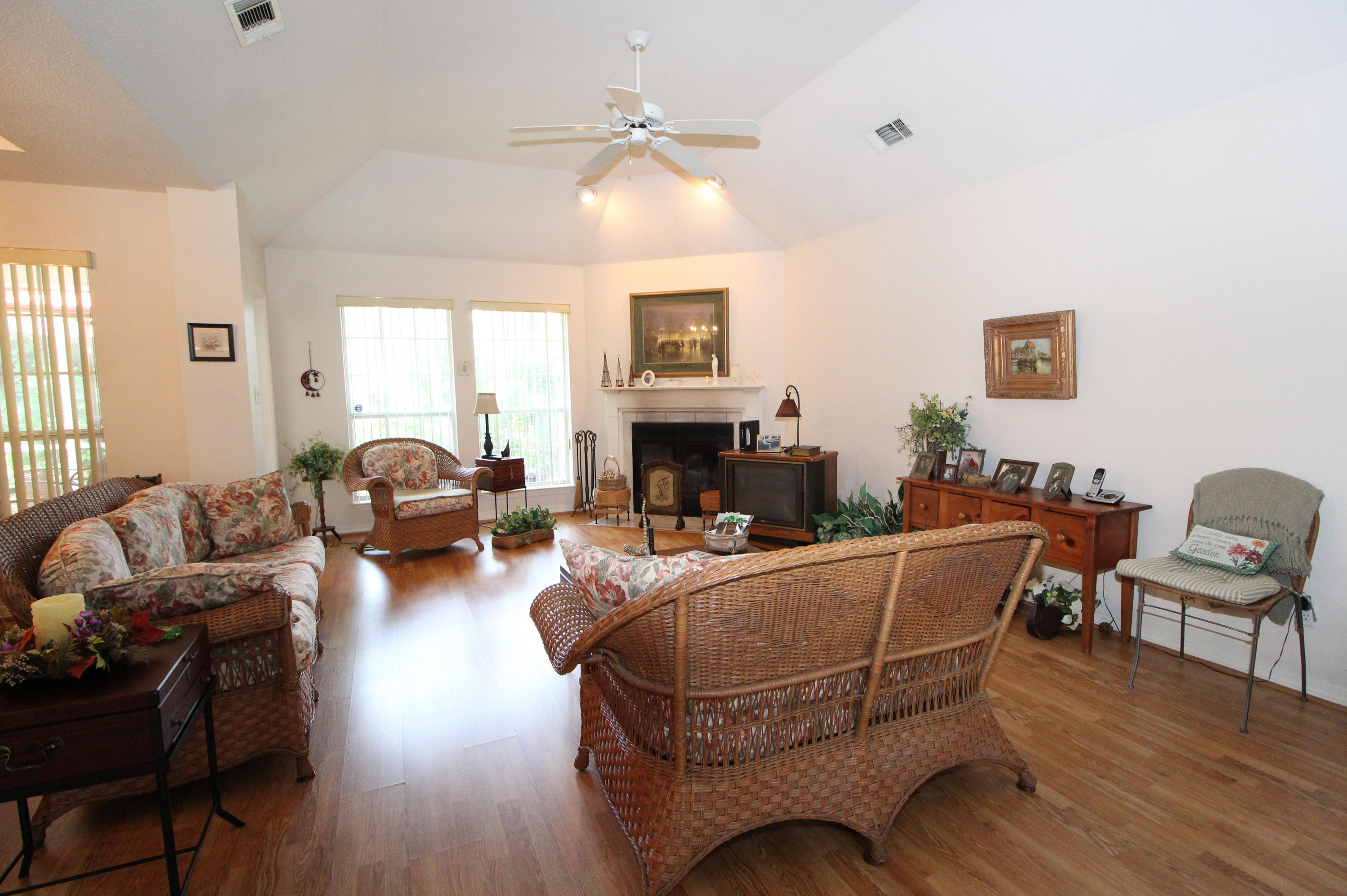 INDIAN WOODS - Residential