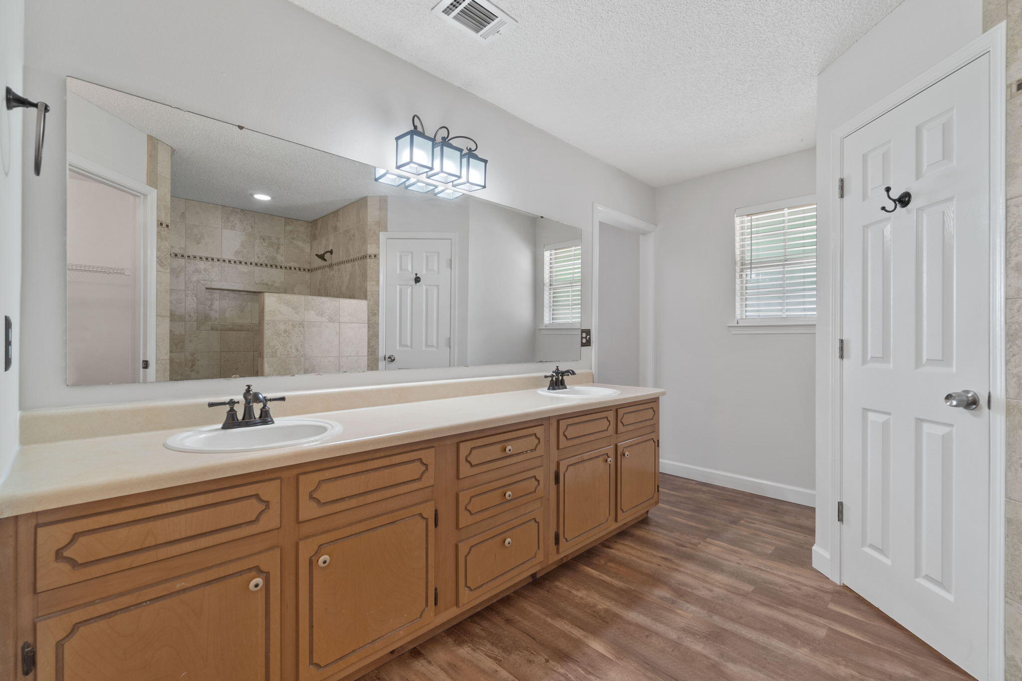 COUNTRY BREEZE ESTATES - Residential