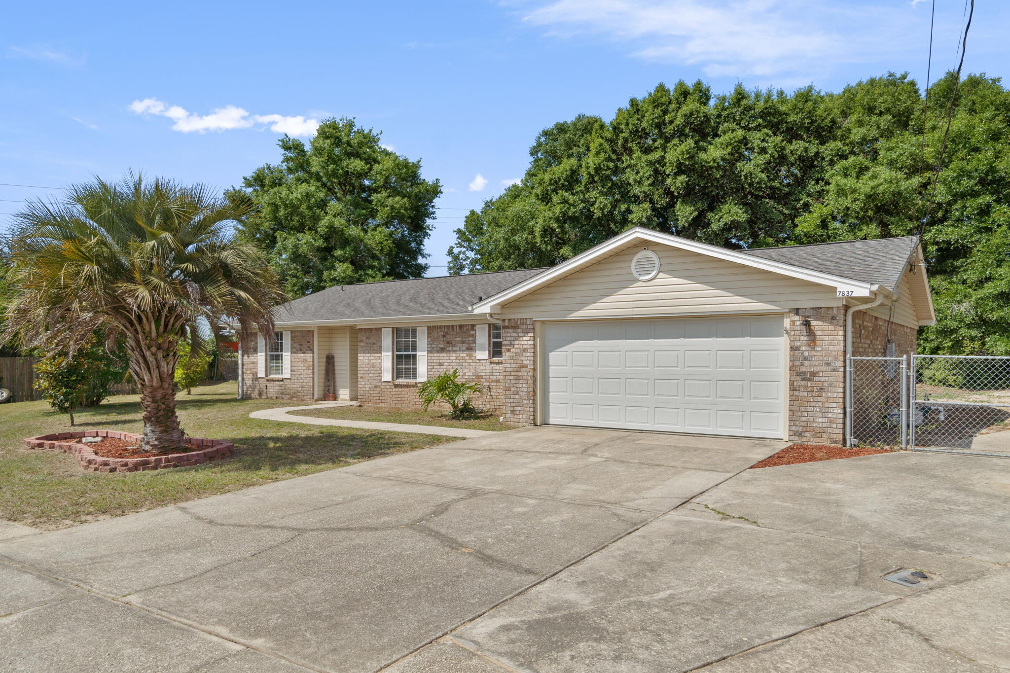 COUNTRY BREEZE ESTATES - Residential