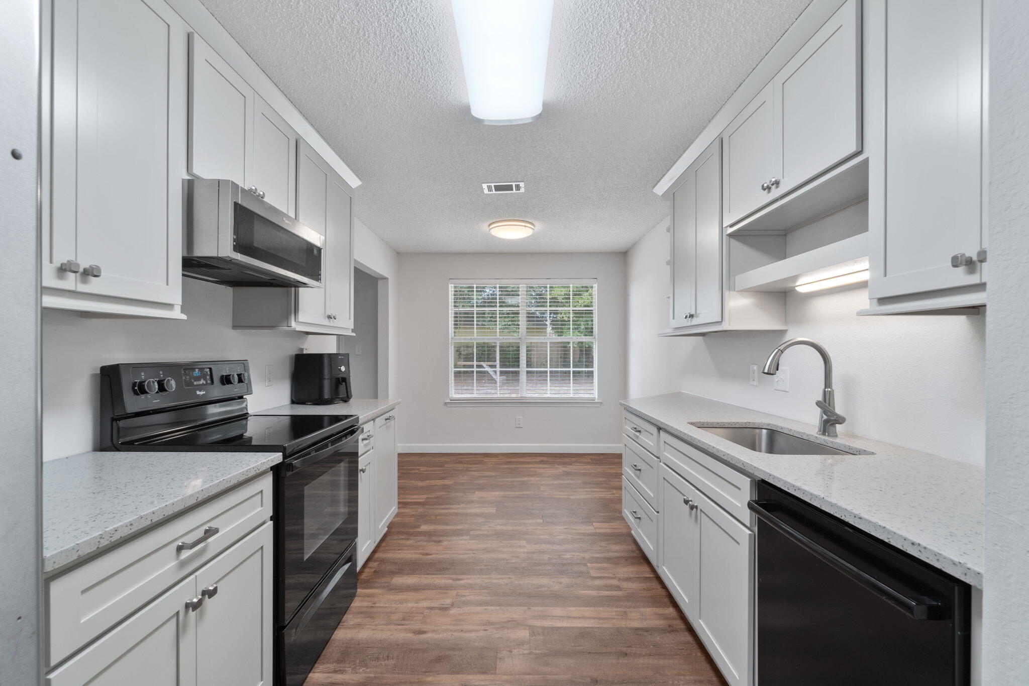 COUNTRY BREEZE ESTATES - Residential