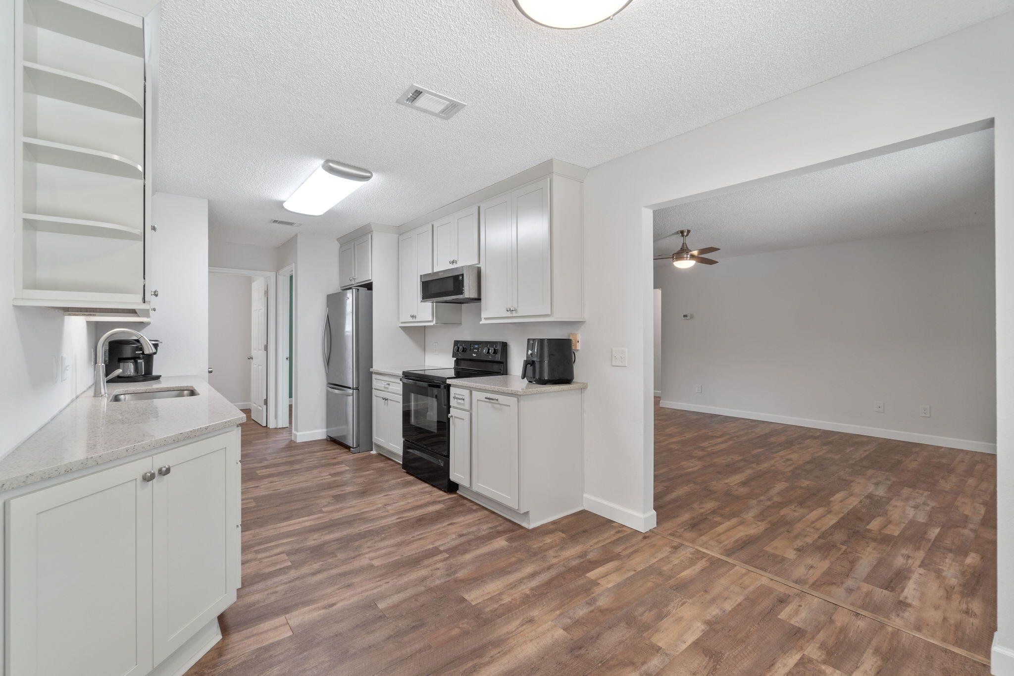 COUNTRY BREEZE ESTATES - Residential