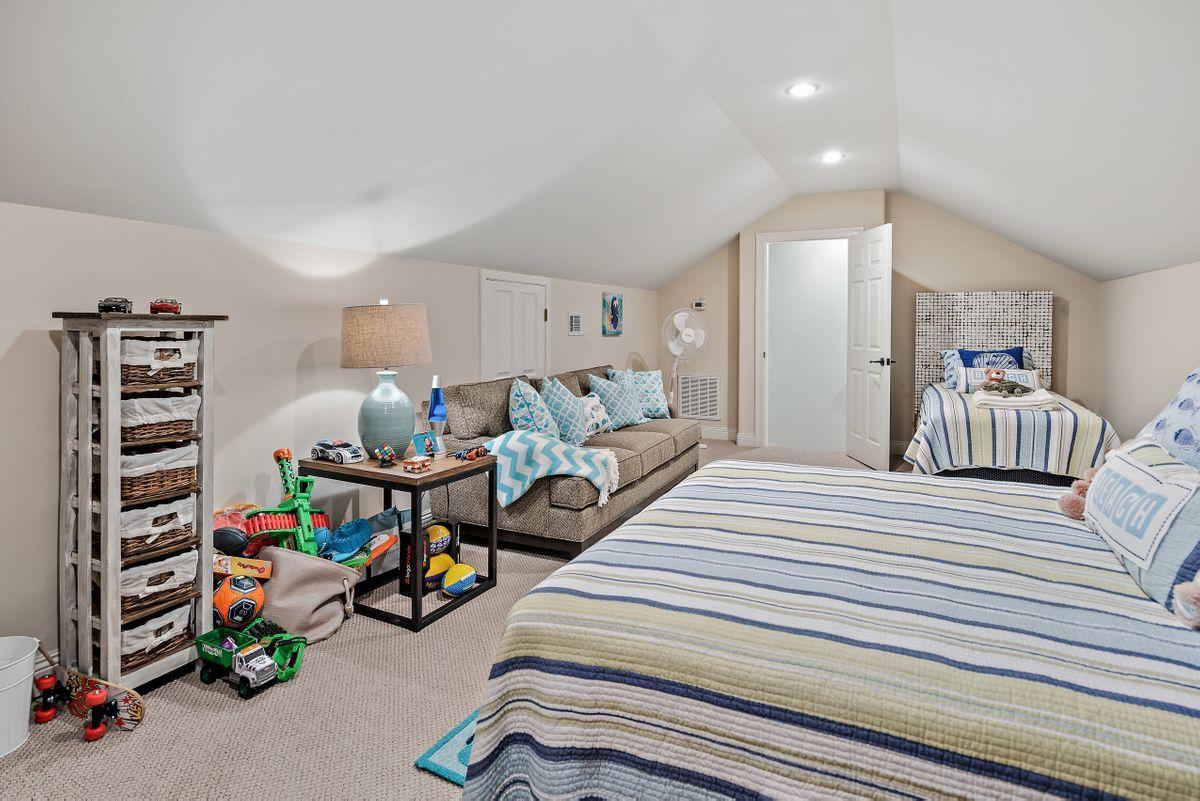 BURNT PINE - Residential