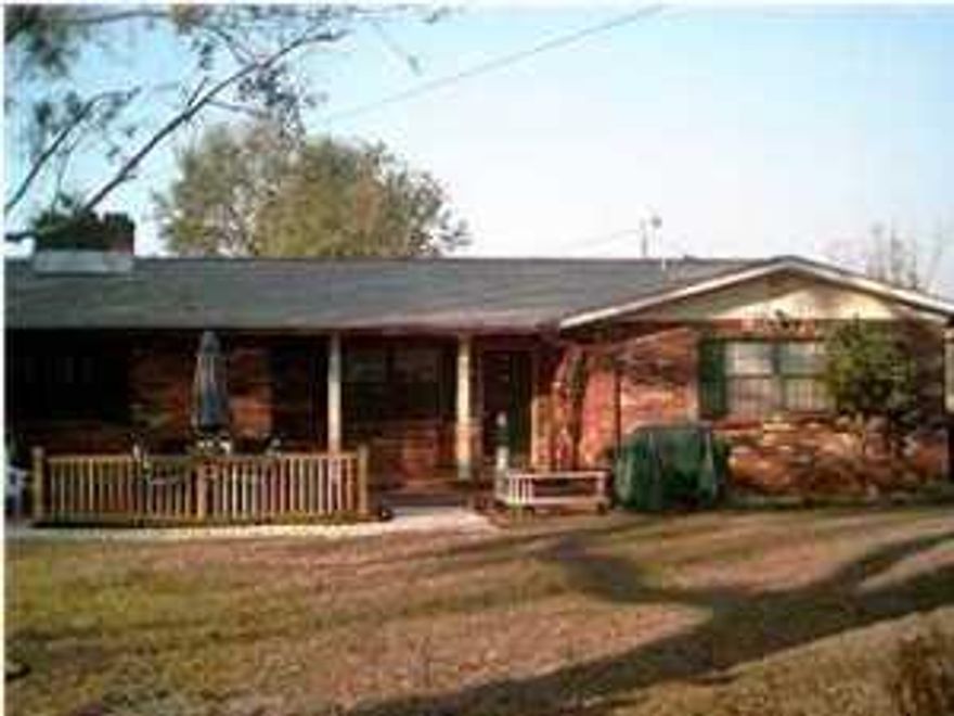 Vacant. Good condition. Painted and cleaned