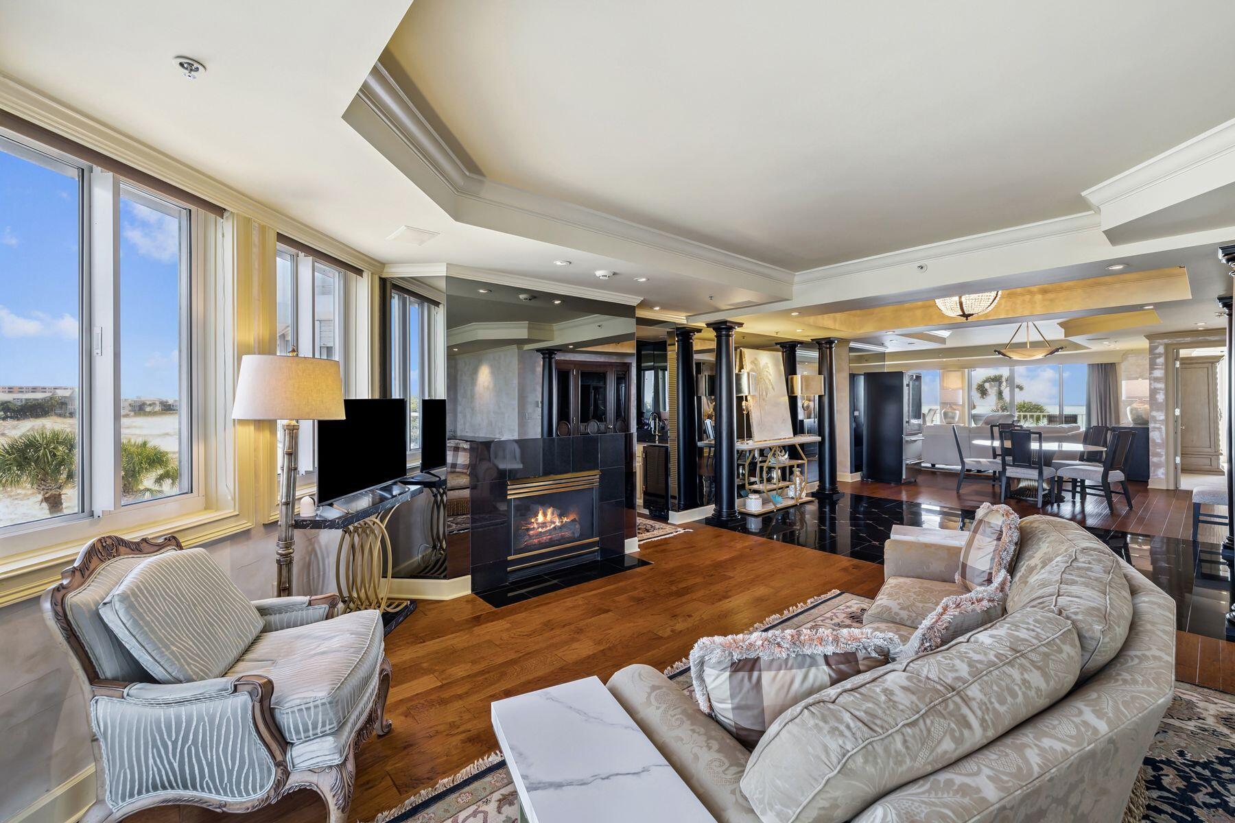 THE ULTIMATE CONDO - Residential