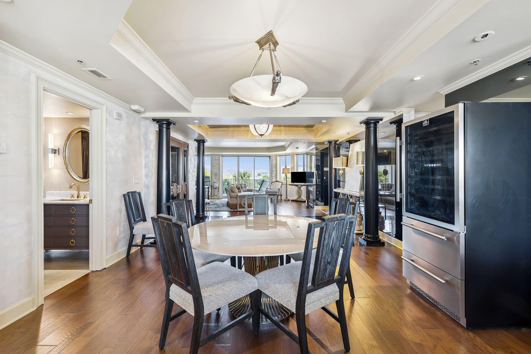 THE ULTIMATE CONDO - Residential