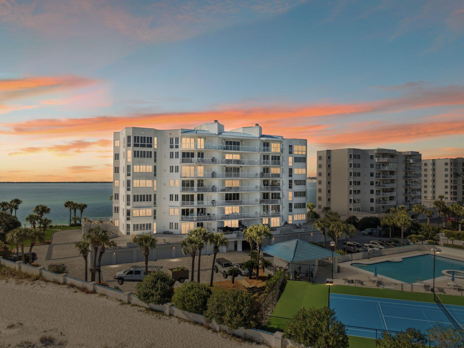 THE ULTIMATE CONDO - Residential