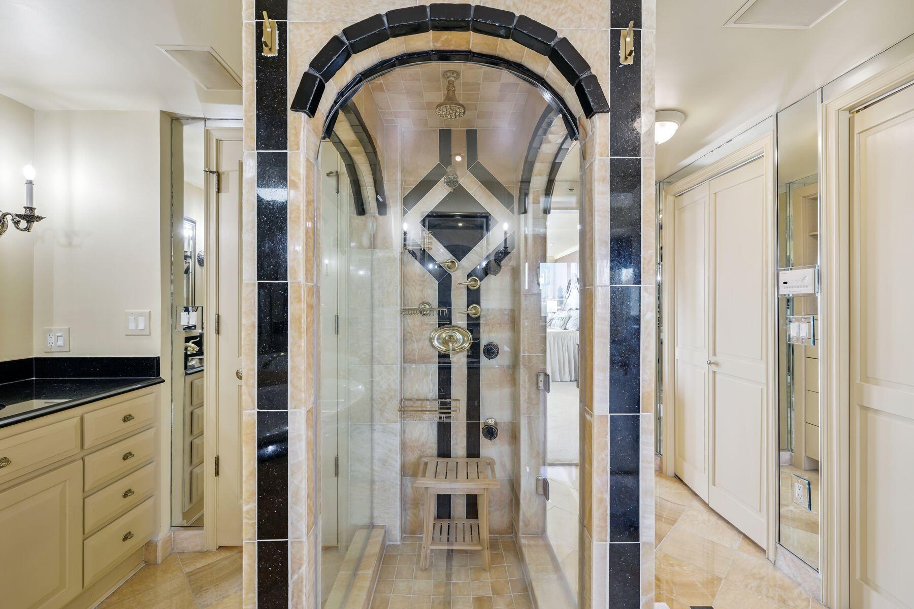 THE ULTIMATE CONDO - Residential