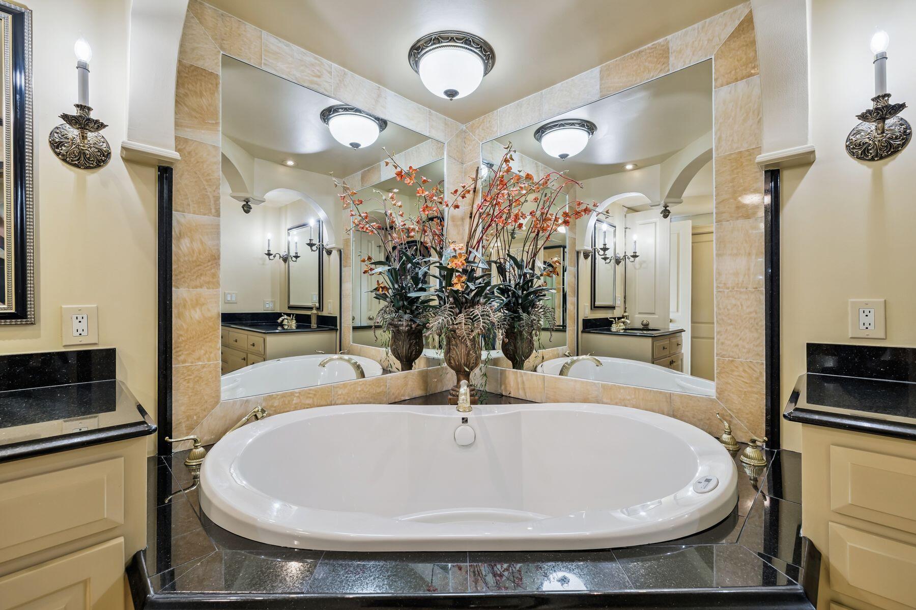 THE ULTIMATE CONDO - Residential