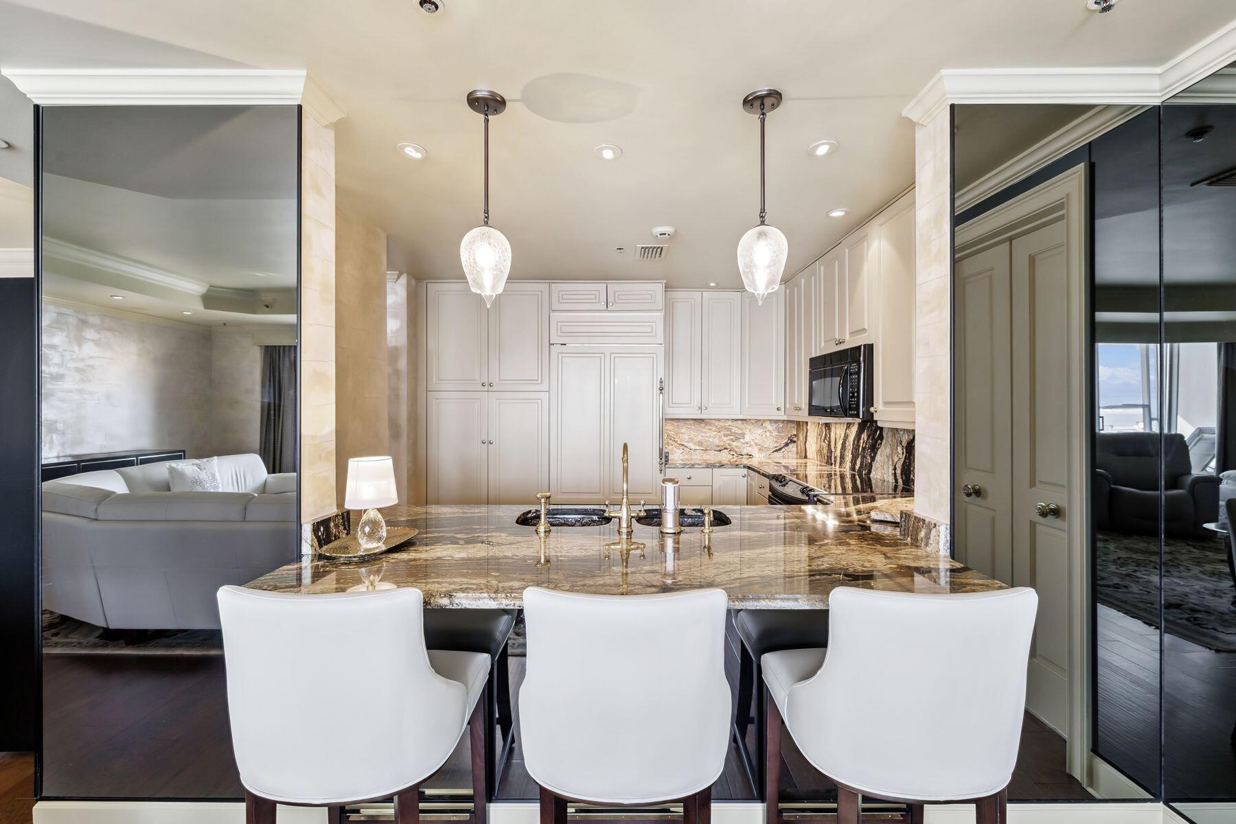 THE ULTIMATE CONDO - Residential