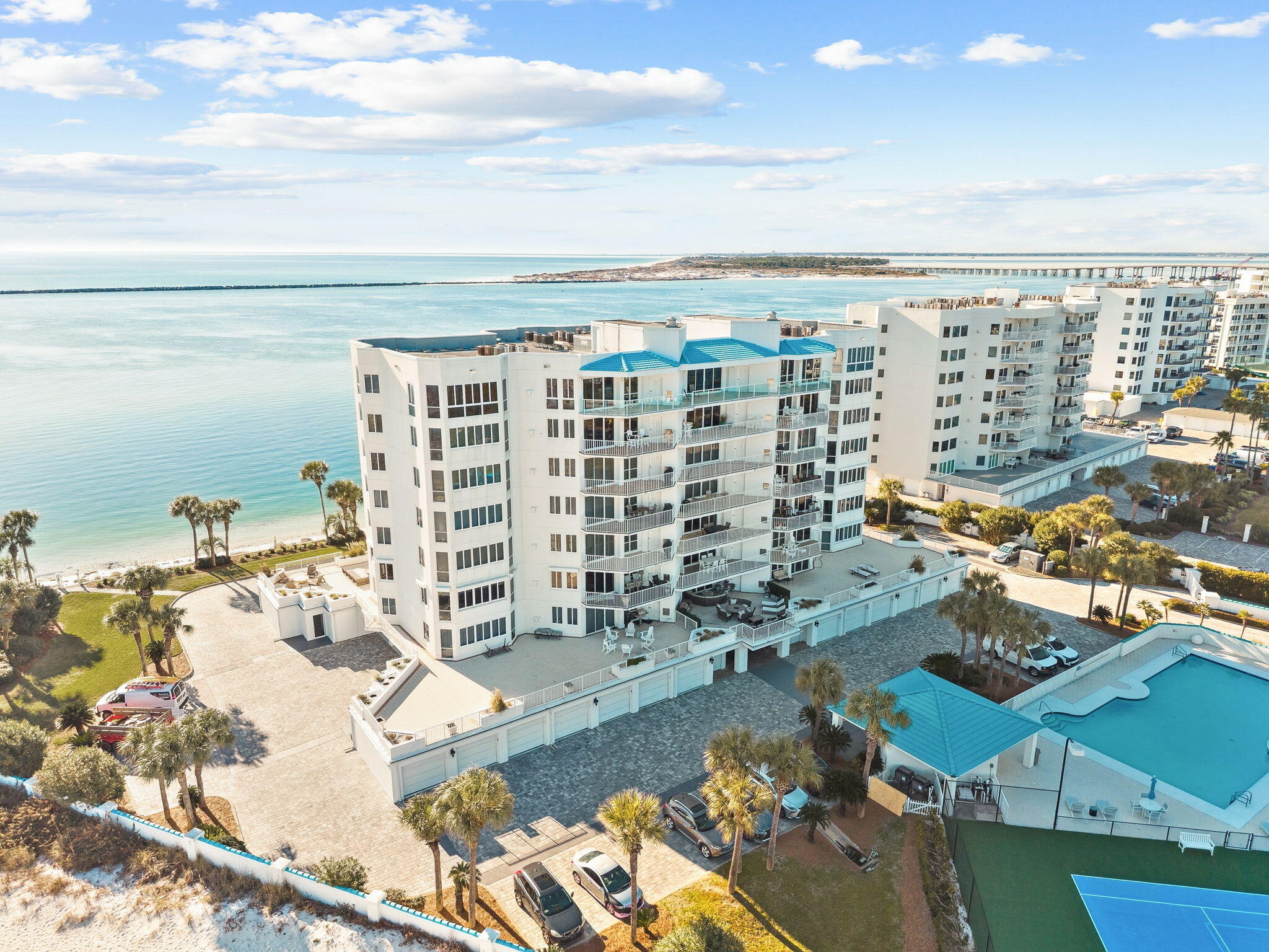 THE ULTIMATE CONDO - Residential