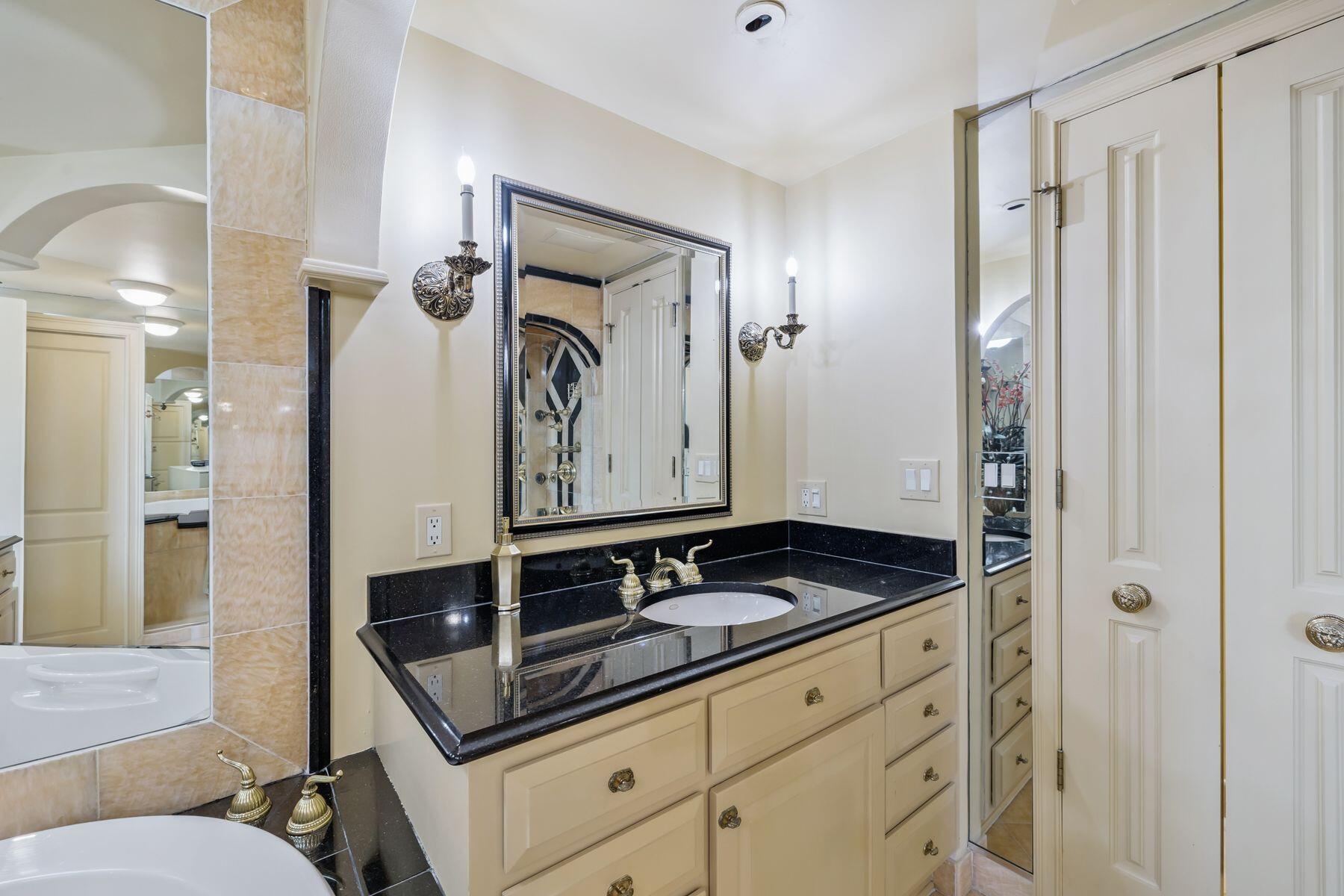 THE ULTIMATE CONDO - Residential