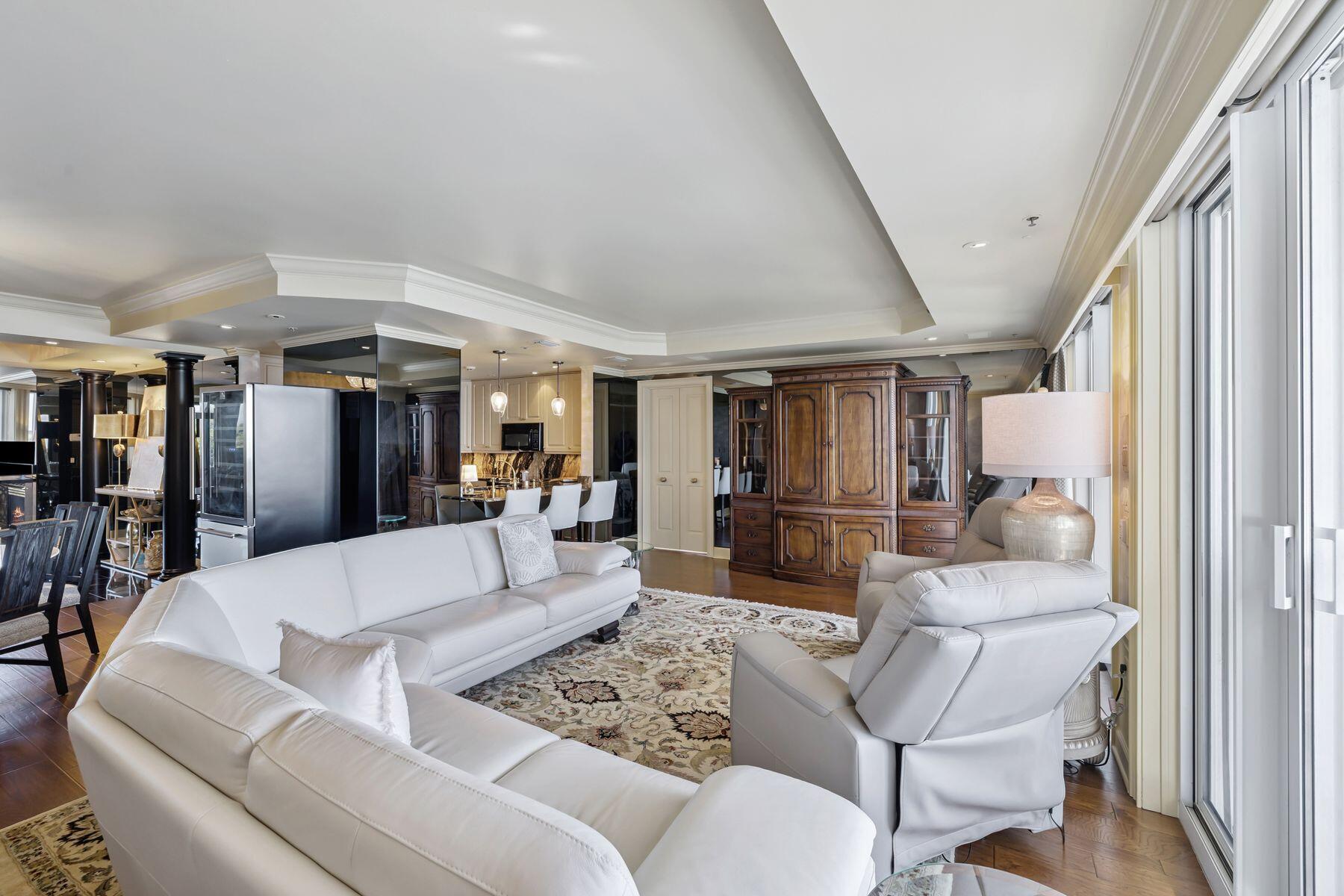 THE ULTIMATE CONDO - Residential