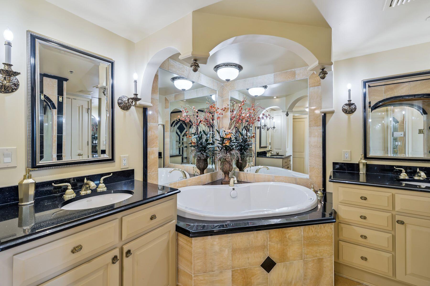 THE ULTIMATE CONDO - Residential