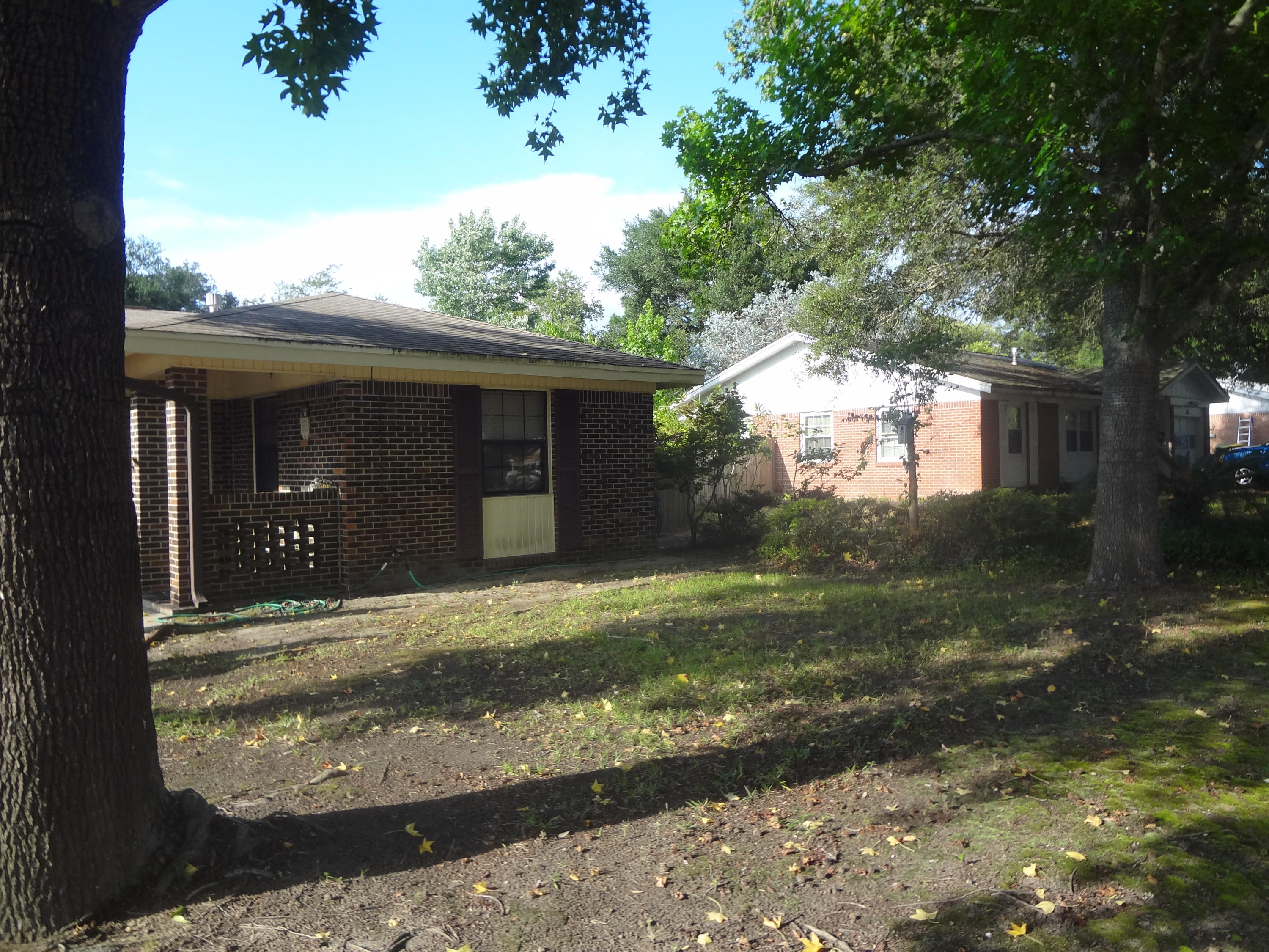 CAROL ANNE MANOR - Residential