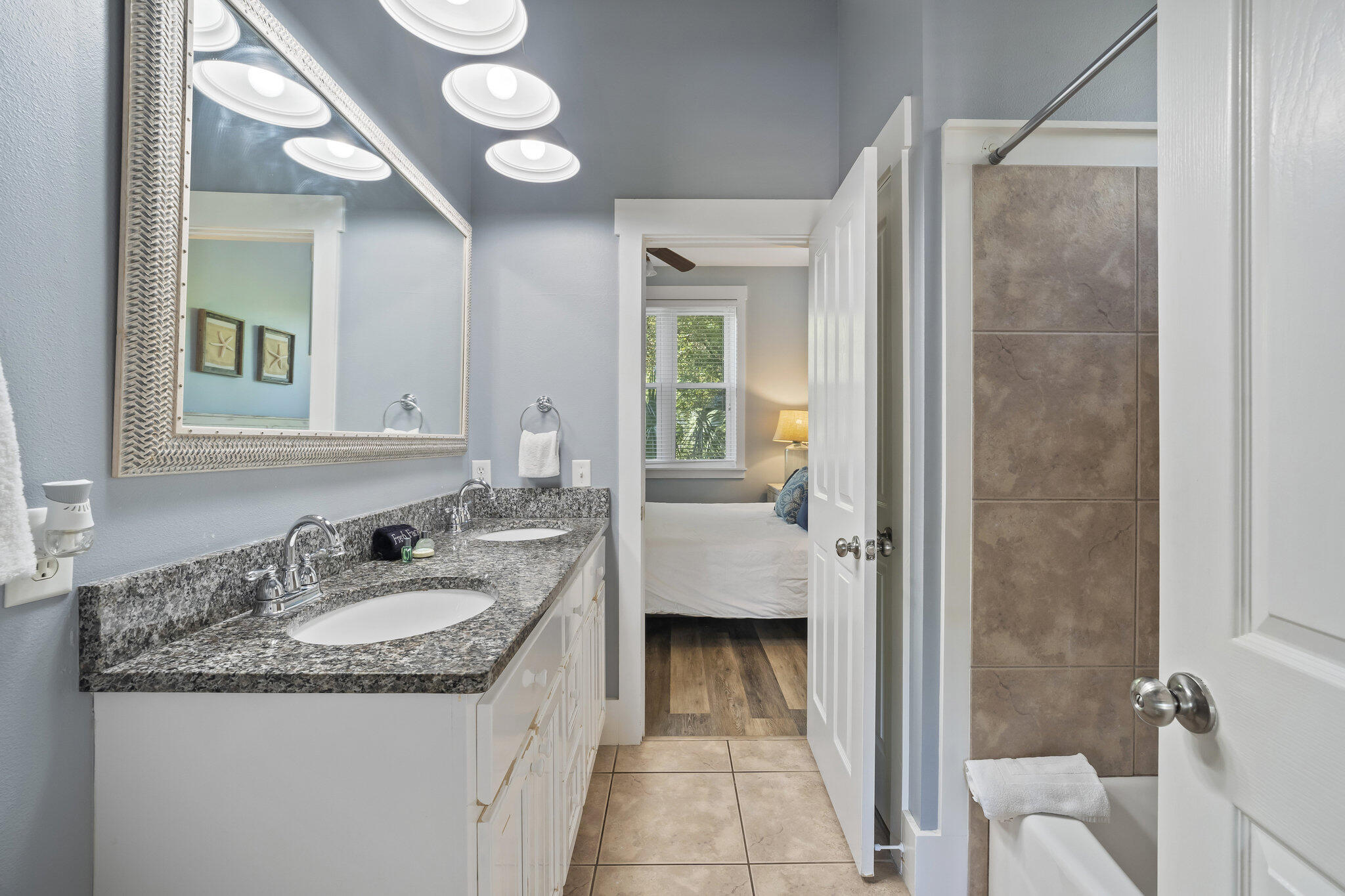 WATER'S EDGE - Residential