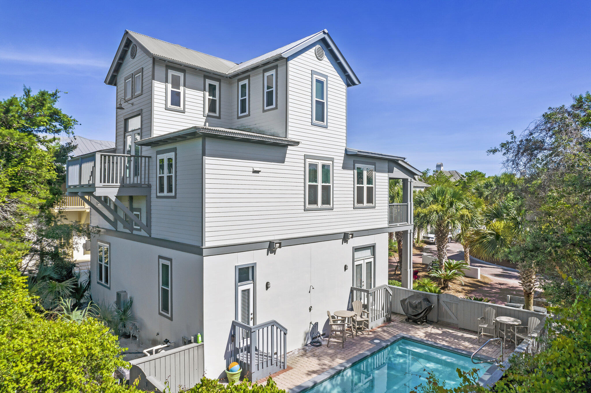 WATER'S EDGE - Residential