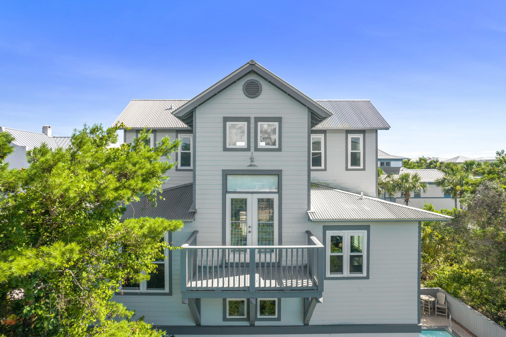 WATER'S EDGE - Residential