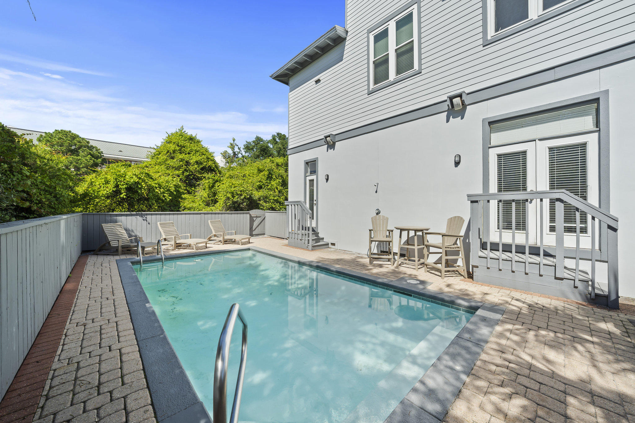 WATER'S EDGE - Residential