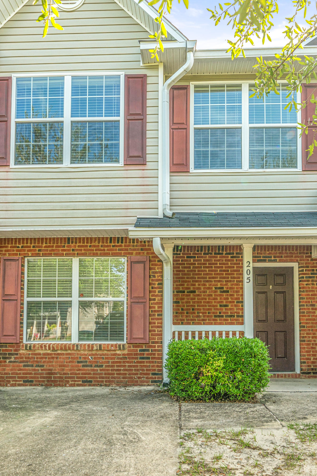 ROLLING PINES - Residential Lease