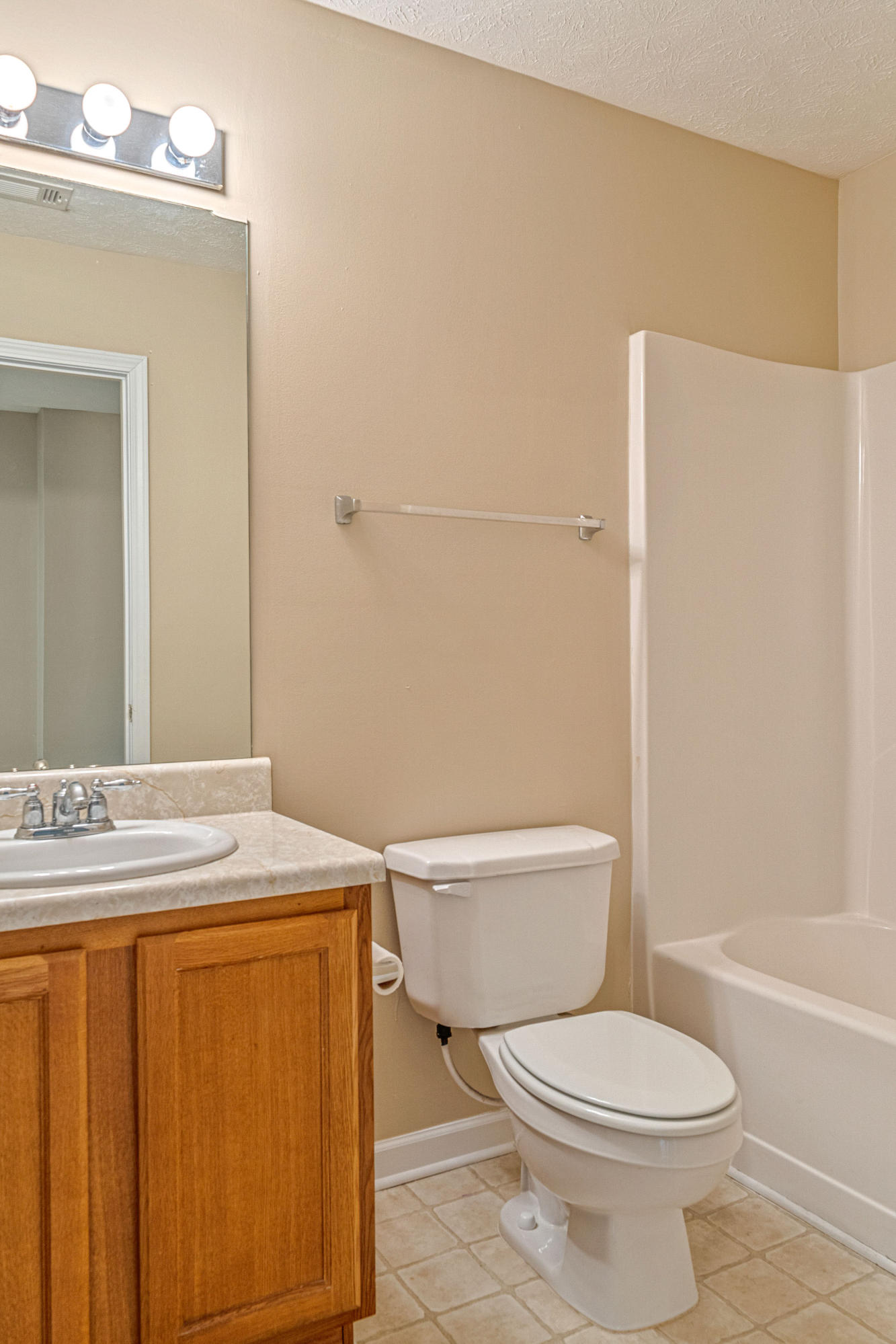 ROLLING PINES - Residential Lease