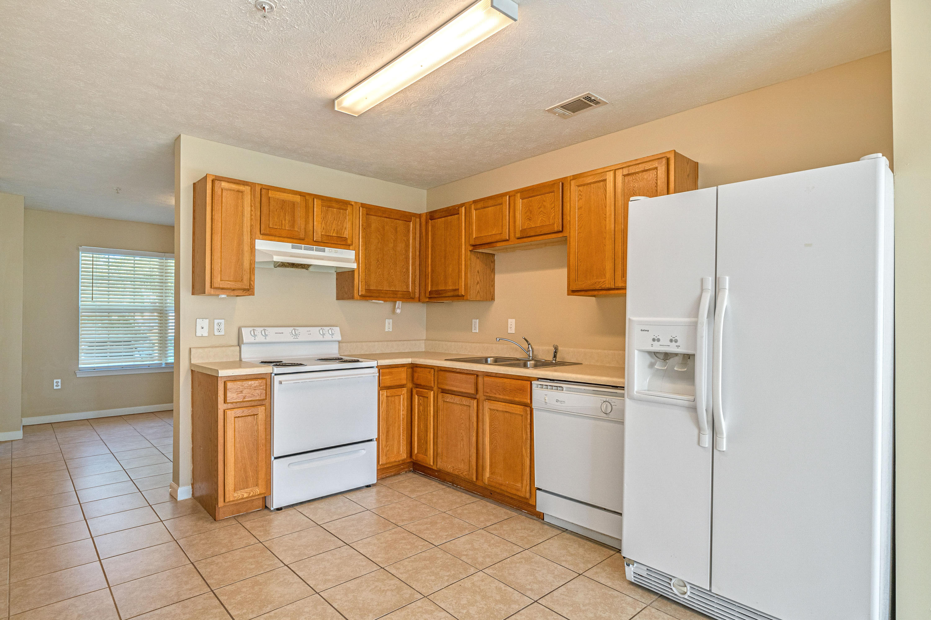 ROLLING PINES - Residential Lease