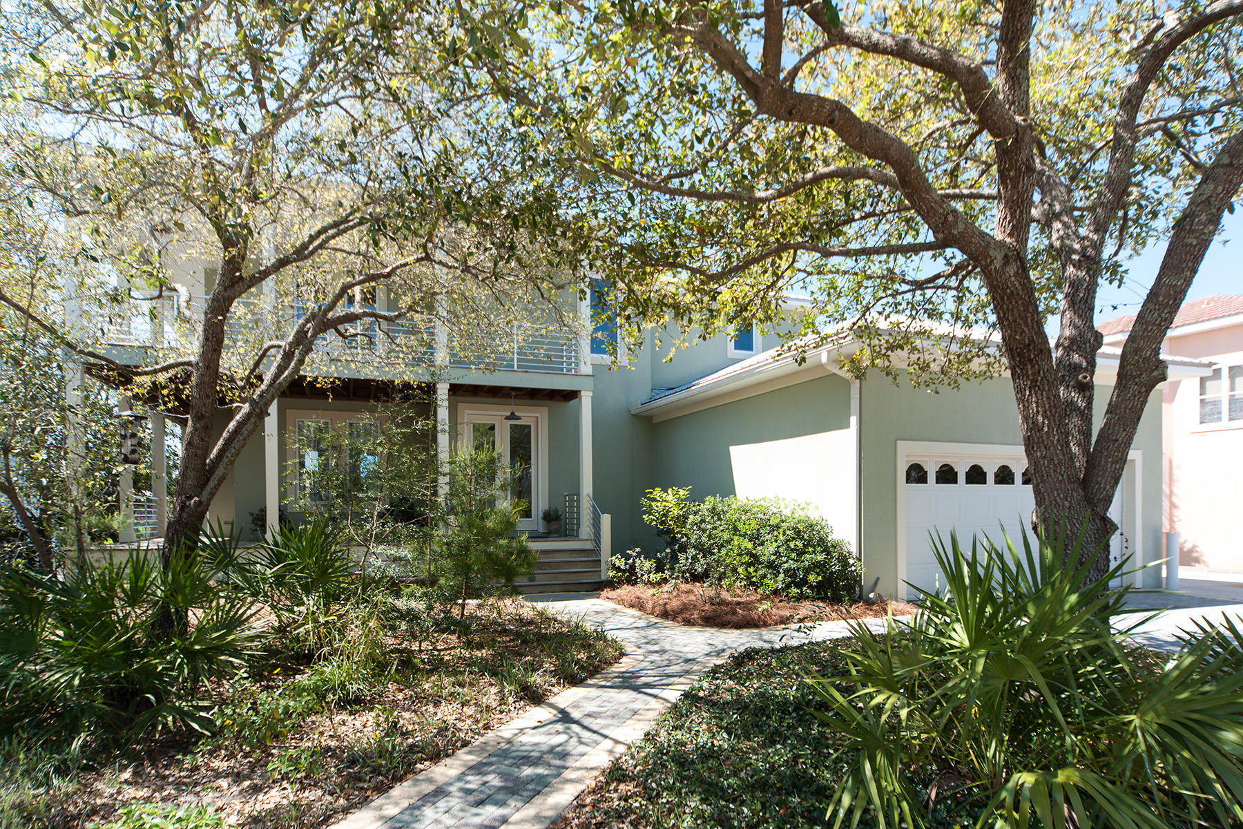 LAKEWOOD POINTE ESTATES - Residential